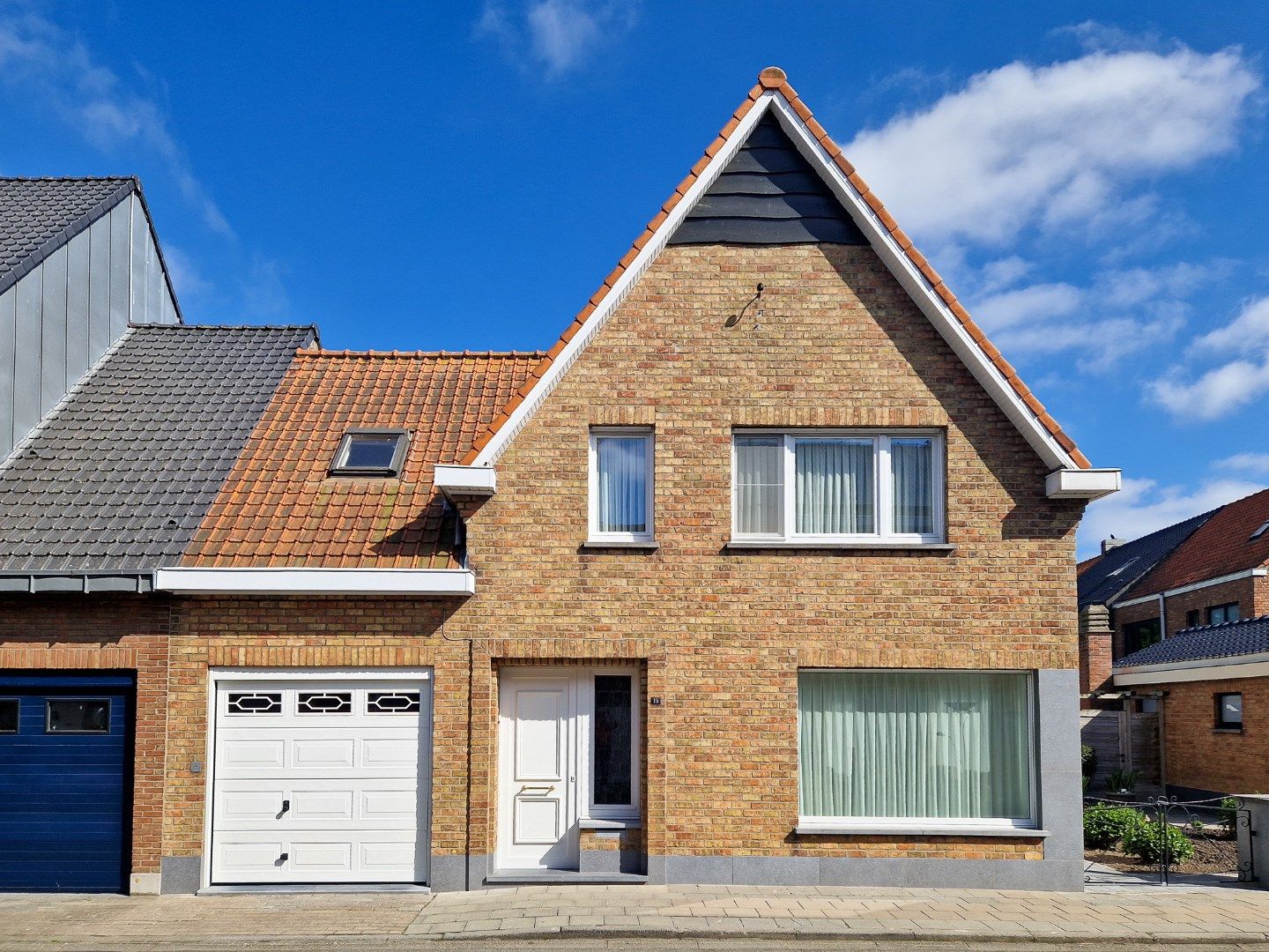 Instapklare, uitstekend onderhouden woning in hartje Oudenburg. foto 23