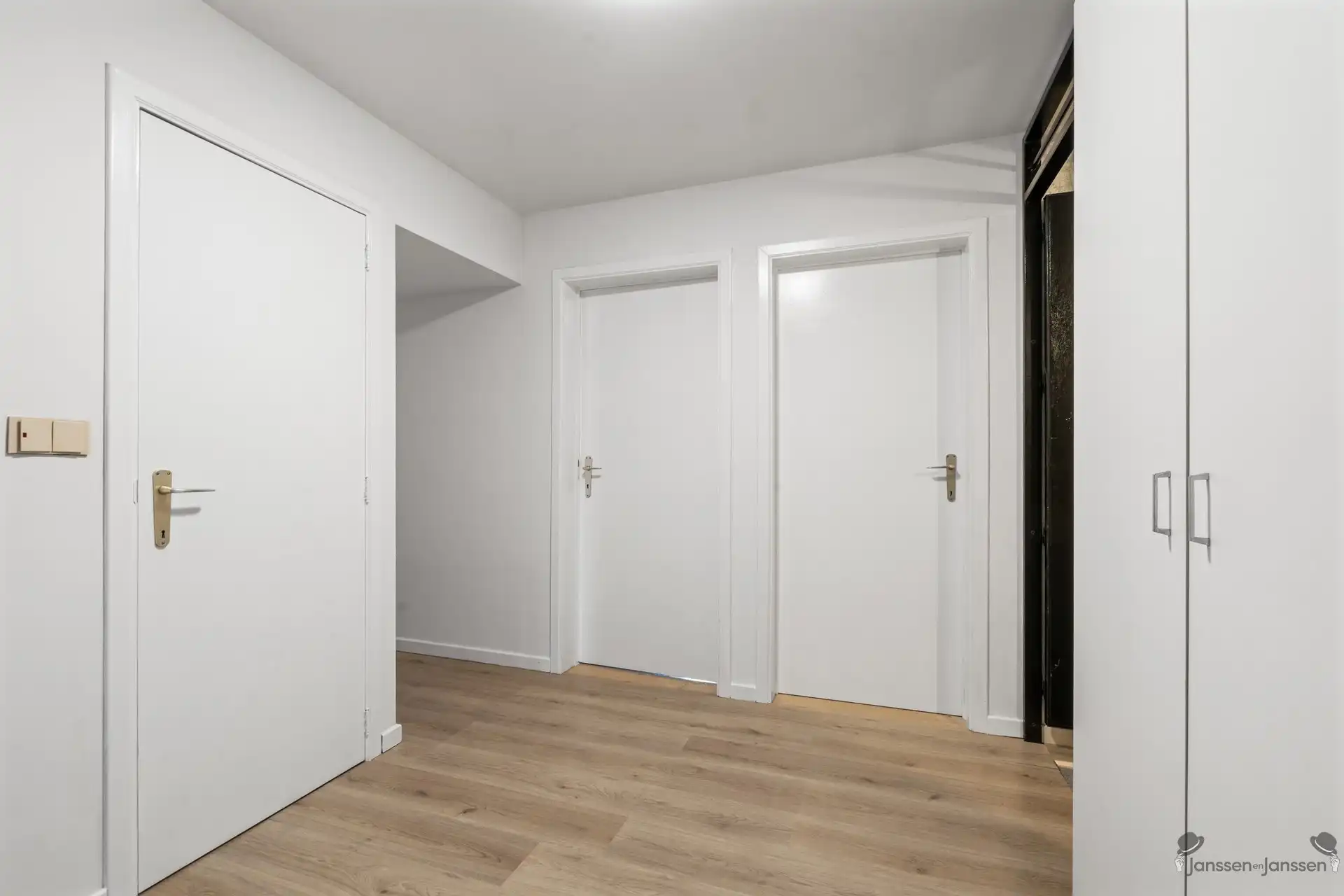 RUIME EN ENERGIEZUINIGE WONING MET 6 SLAAPKAMERS, KANGOEROE WONEN OF VRIJ BEROEP MOGELIJKHEDEN OP TOPLOCATIE TE ZONHOVEN foto 19