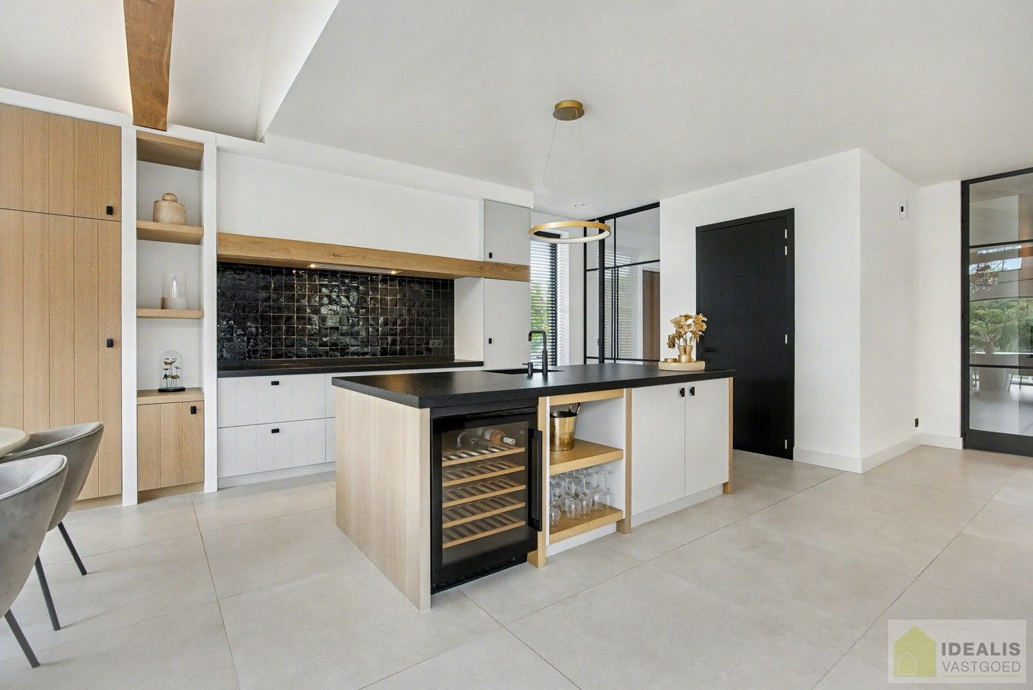 IDEALIS VASTGOED - BIJZONDERE EN HOOGWAARDIG AFGEWERKTE VILLA OP GEGEERDE LOCATIE foto 19