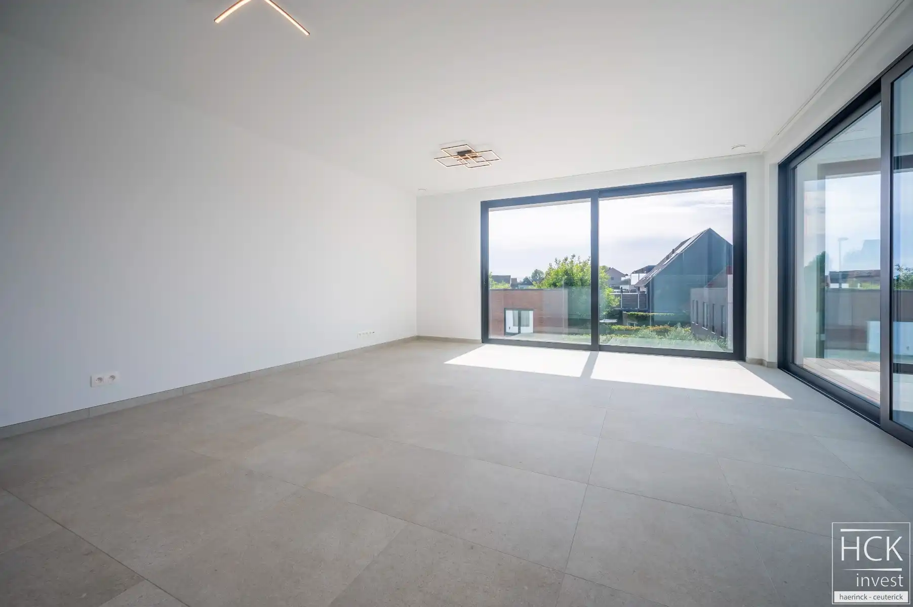 KRUISHOUTEM - Luxueus NIEUWBOUW hoekappartement met 2 SLPK. en groot terras! foto 5