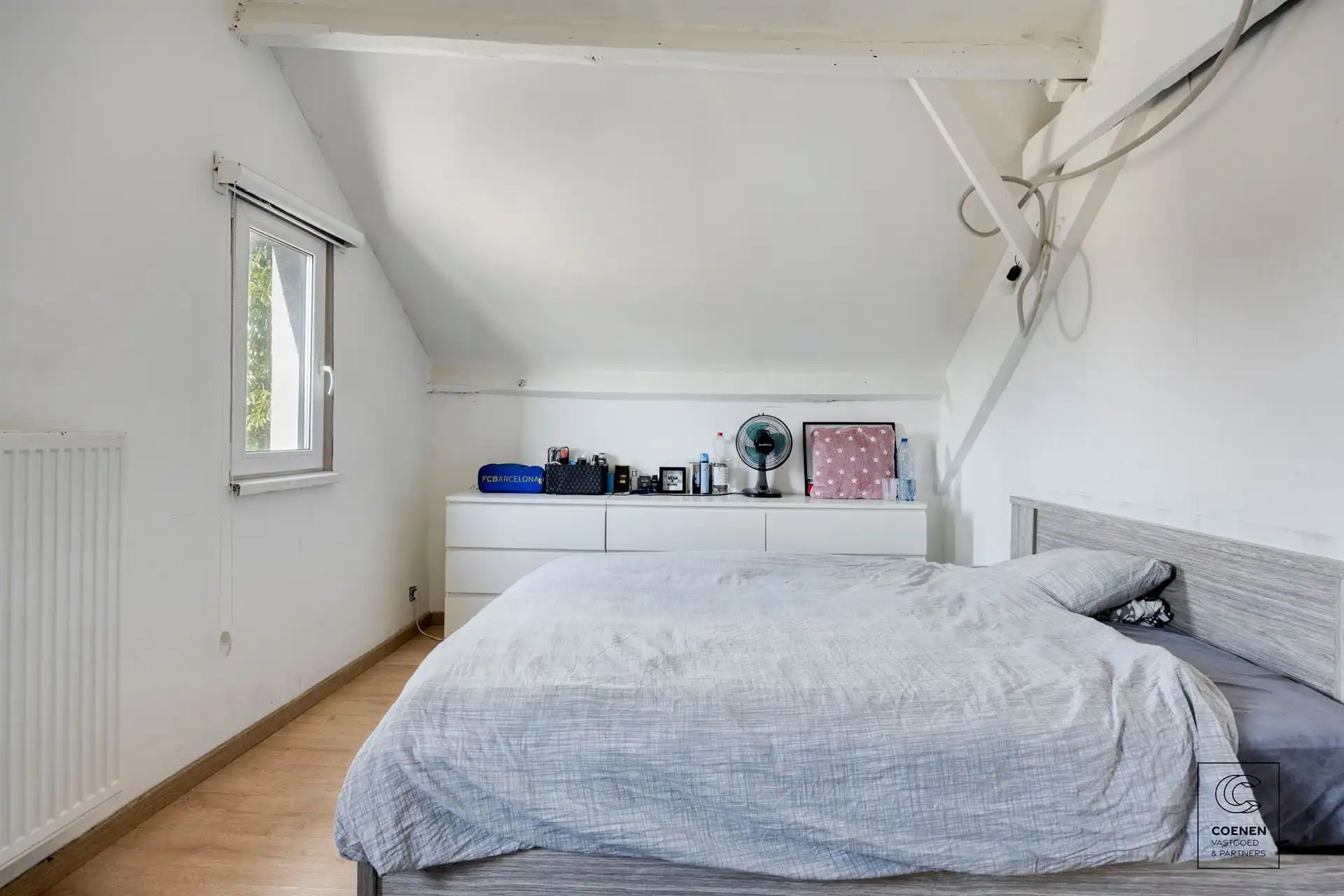 Ruime woning van 183 m² met 4 slpk's op uitstekende locatie! foto 16