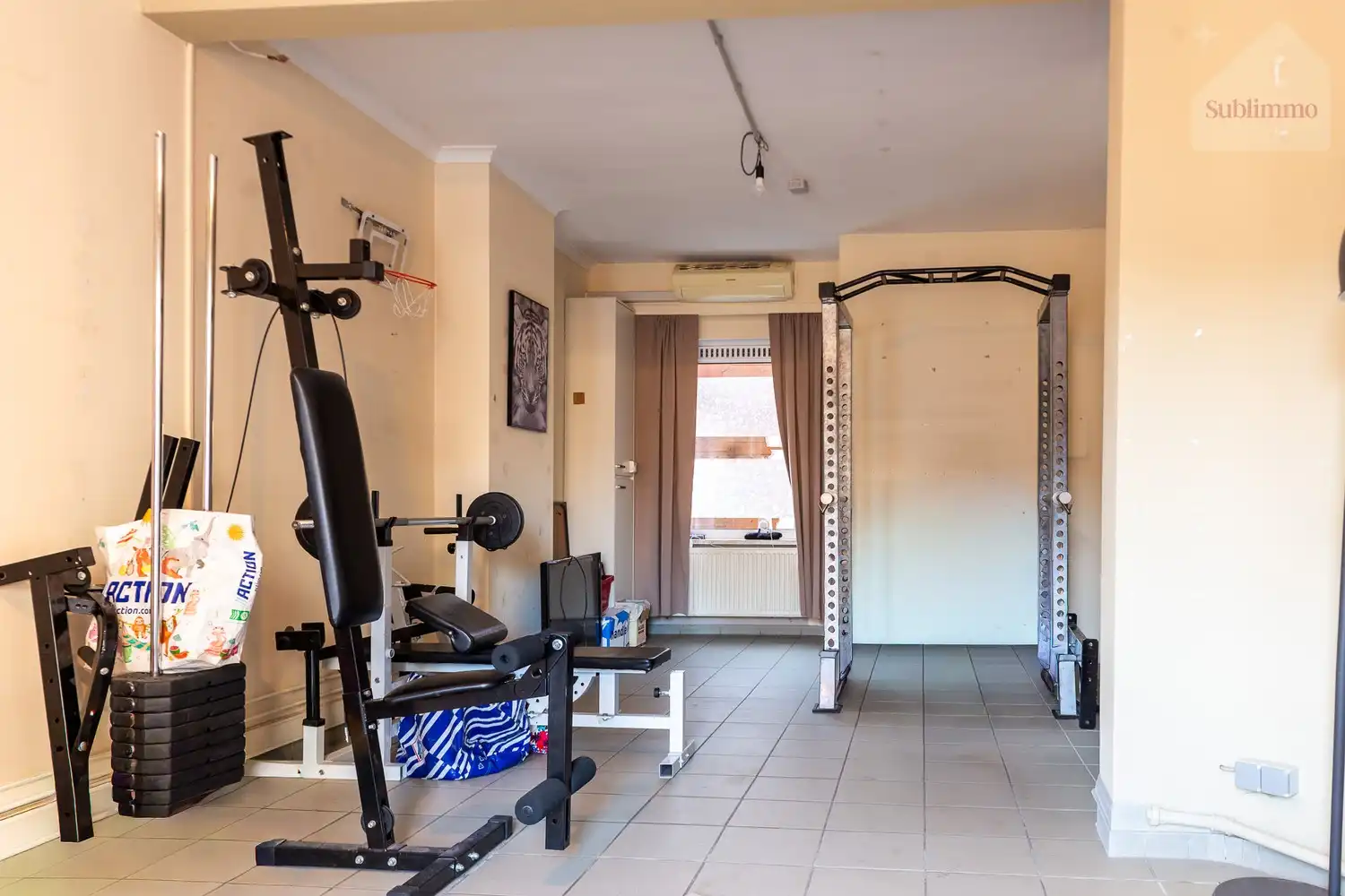 Woning met aparte ruimte voor praktijk, kantoor of hobby foto 2