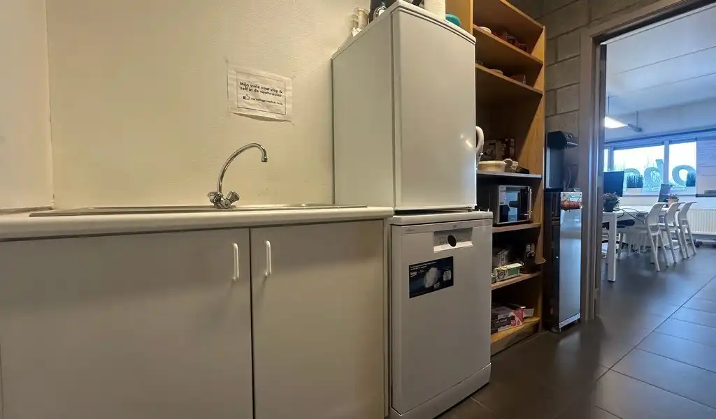 Commercieel gelegen kantoor te huur aan R4 in Mariakerke (Gent) foto 8