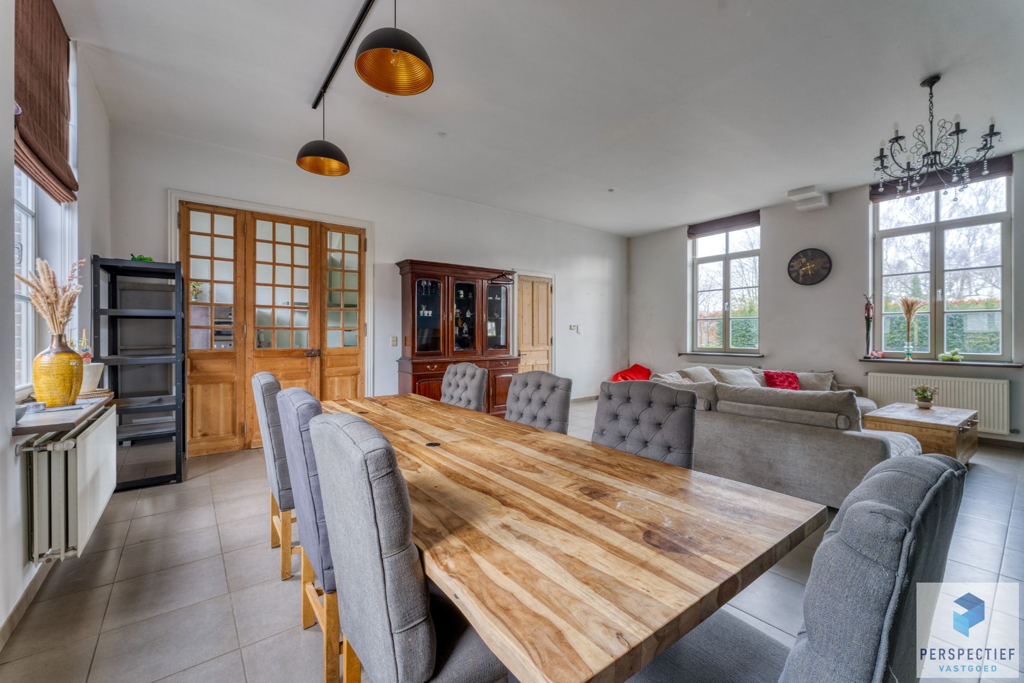 BEZOEKMOMENT ZATERDAG 20/12 VAN 15U TOT 16U30 | Ruime gerenoveerde woning met tuin & 2 privatieve autostaanplaatsen foto 4