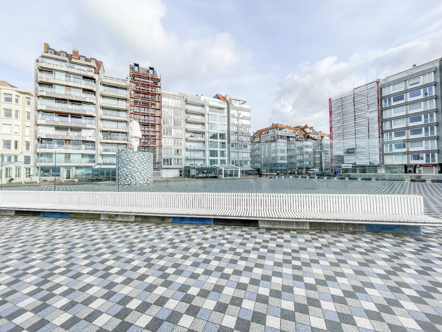 Zuid-west gericht appartement met ZEEZICHT gelegen op het Rubensplein foto 23