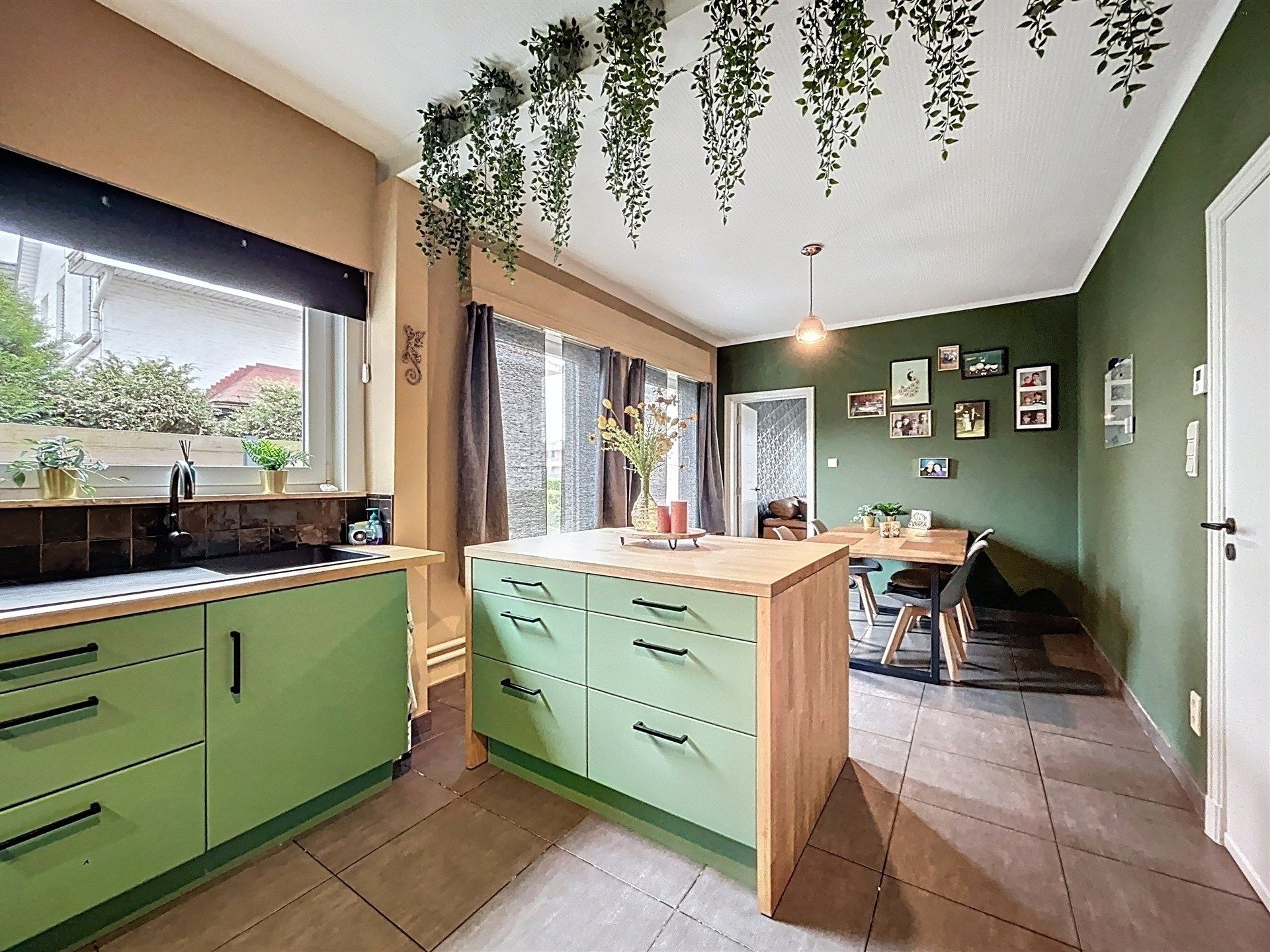 Instapklare open bebouwing met 3 slp op terrein van 919m²! foto 6