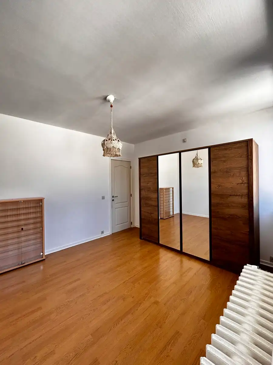 Zonnig 2-slpk app (81 m²) in een rustige residentiële wijk foto 5