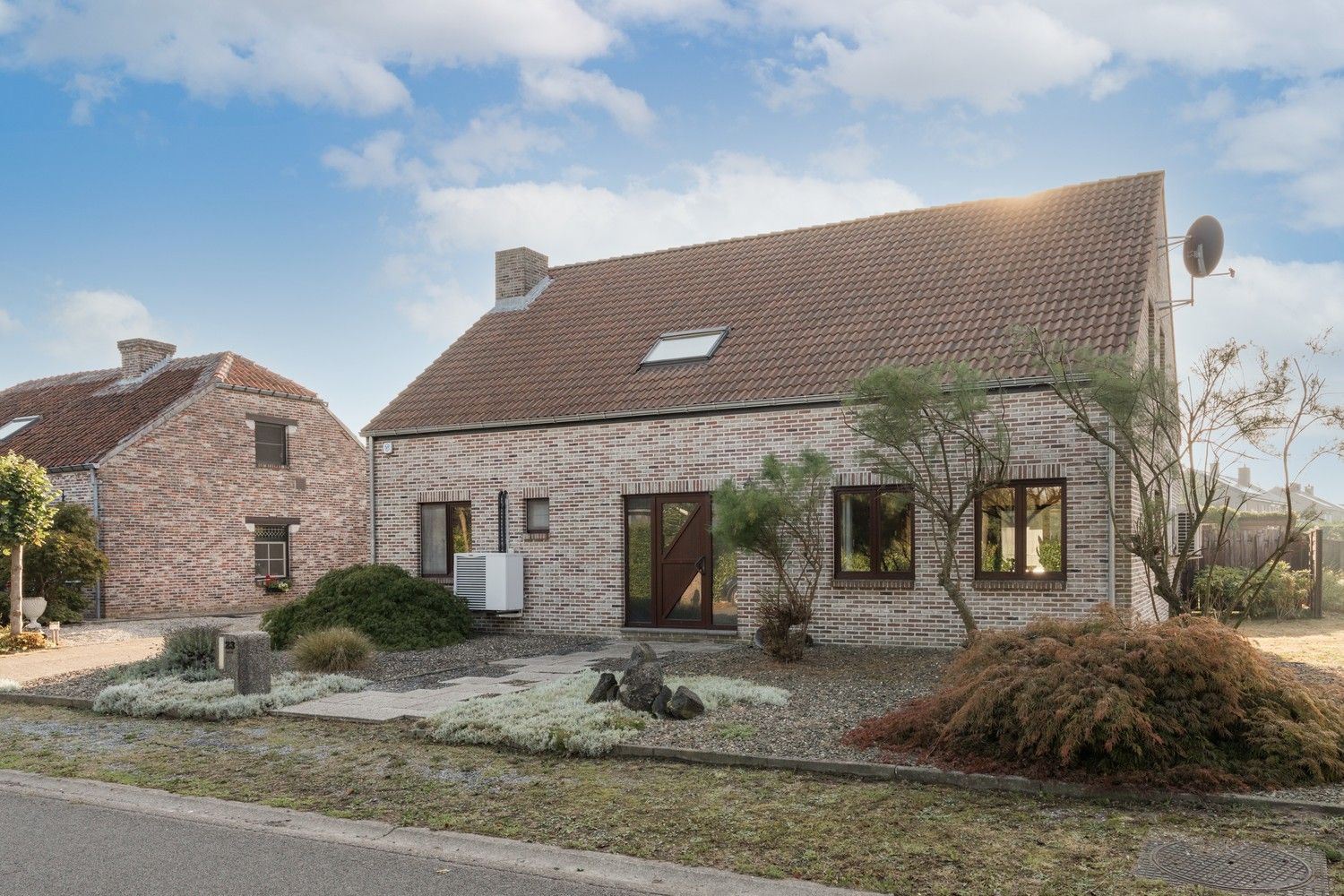 Vrijstaande woning met ruime garage en tuin, rustig gelegen nabij natuurgebied en Nederlandse grens foto 39