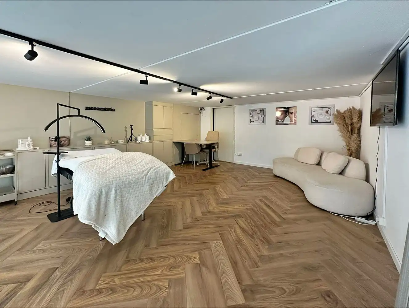 Zeer ruime en lichtrijke handelsgelijkvloers in Deurne! foto 5