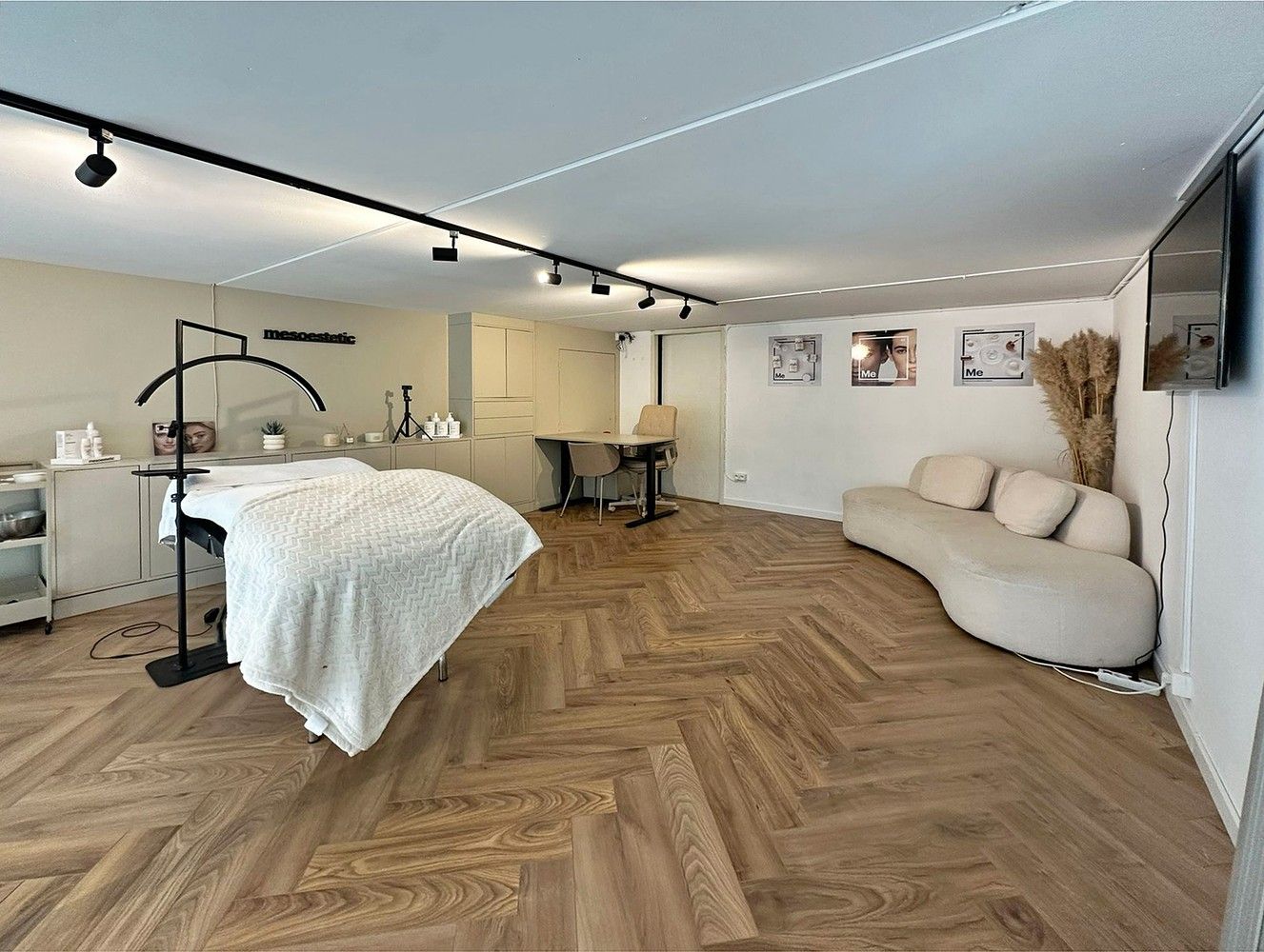 Zeer ruime en lichtrijke handelsgelijkvloers in Deurne! foto 5