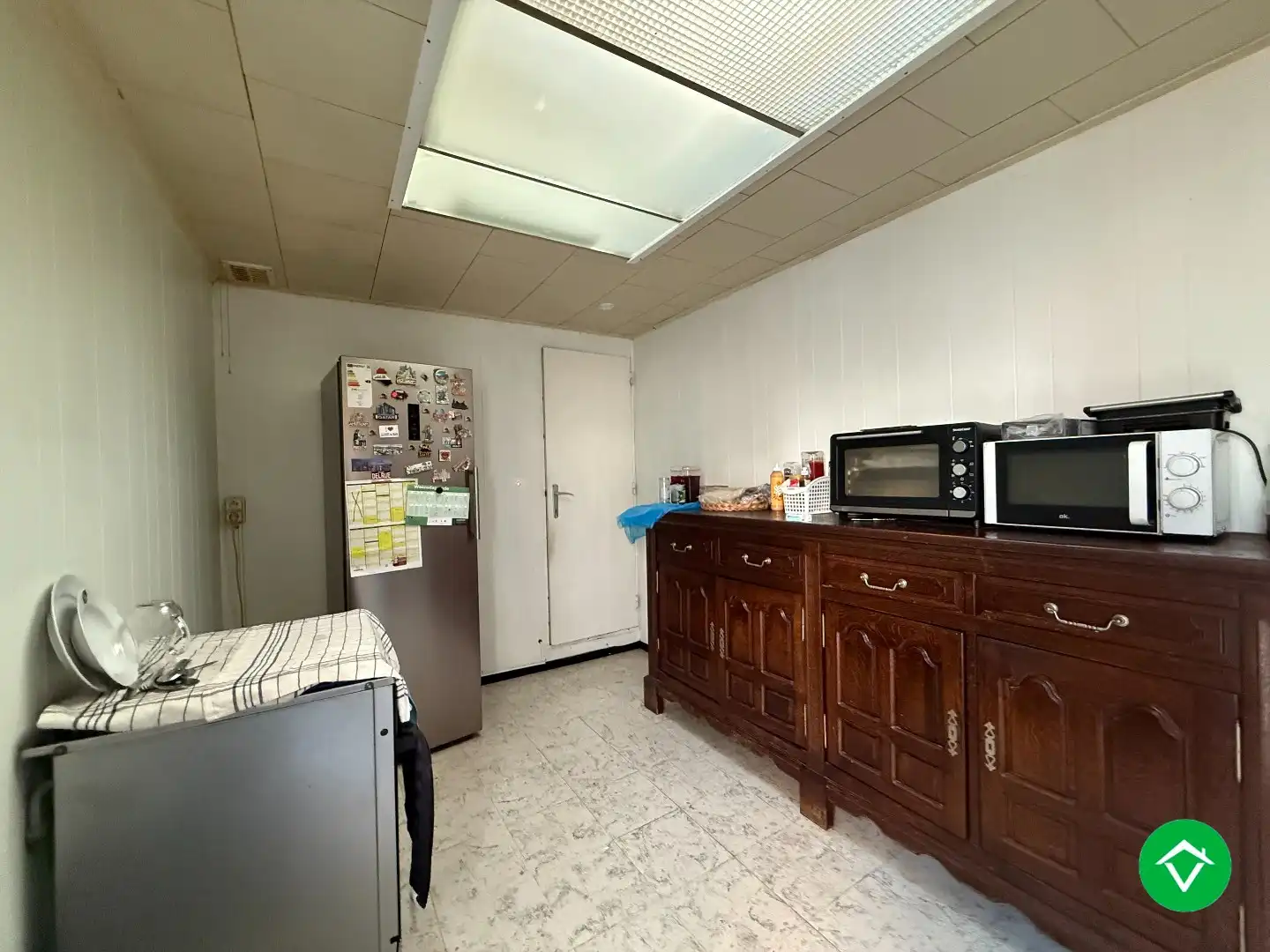 Rijwoning met 2 slaapkamers en koer te Roeselare foto 6