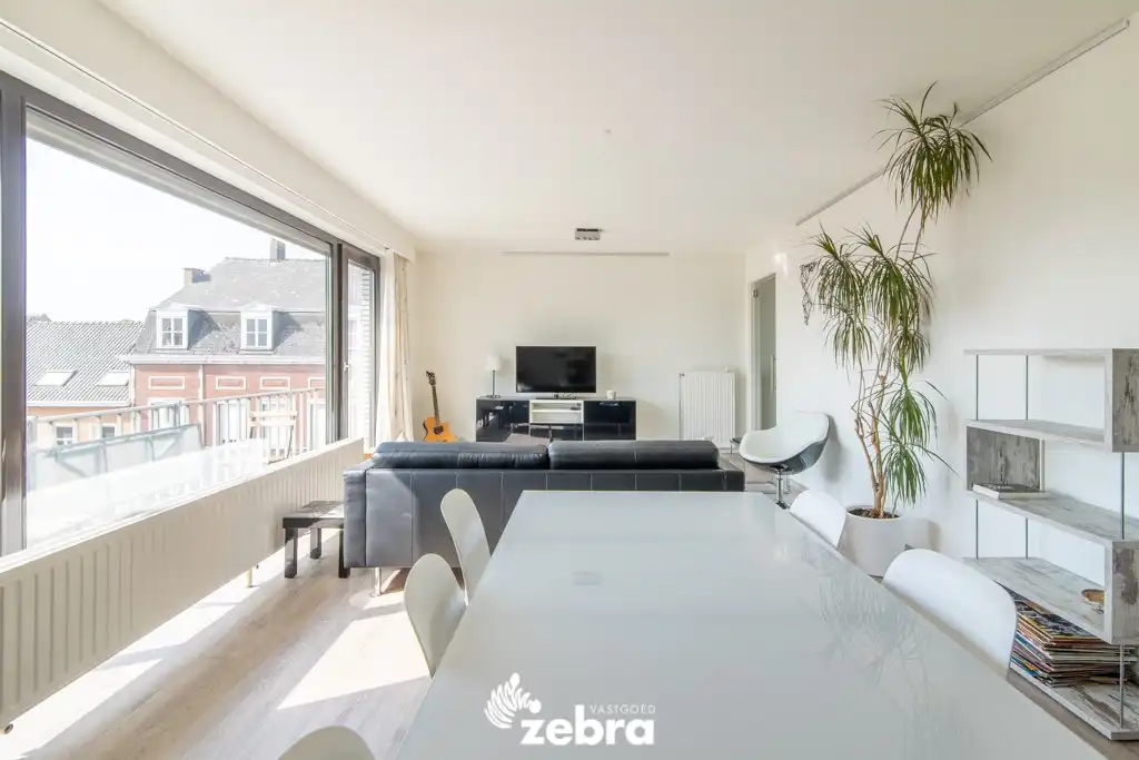 Goed onderhouden appartement met 3 slaapkamers in centrum Tielt! foto 6