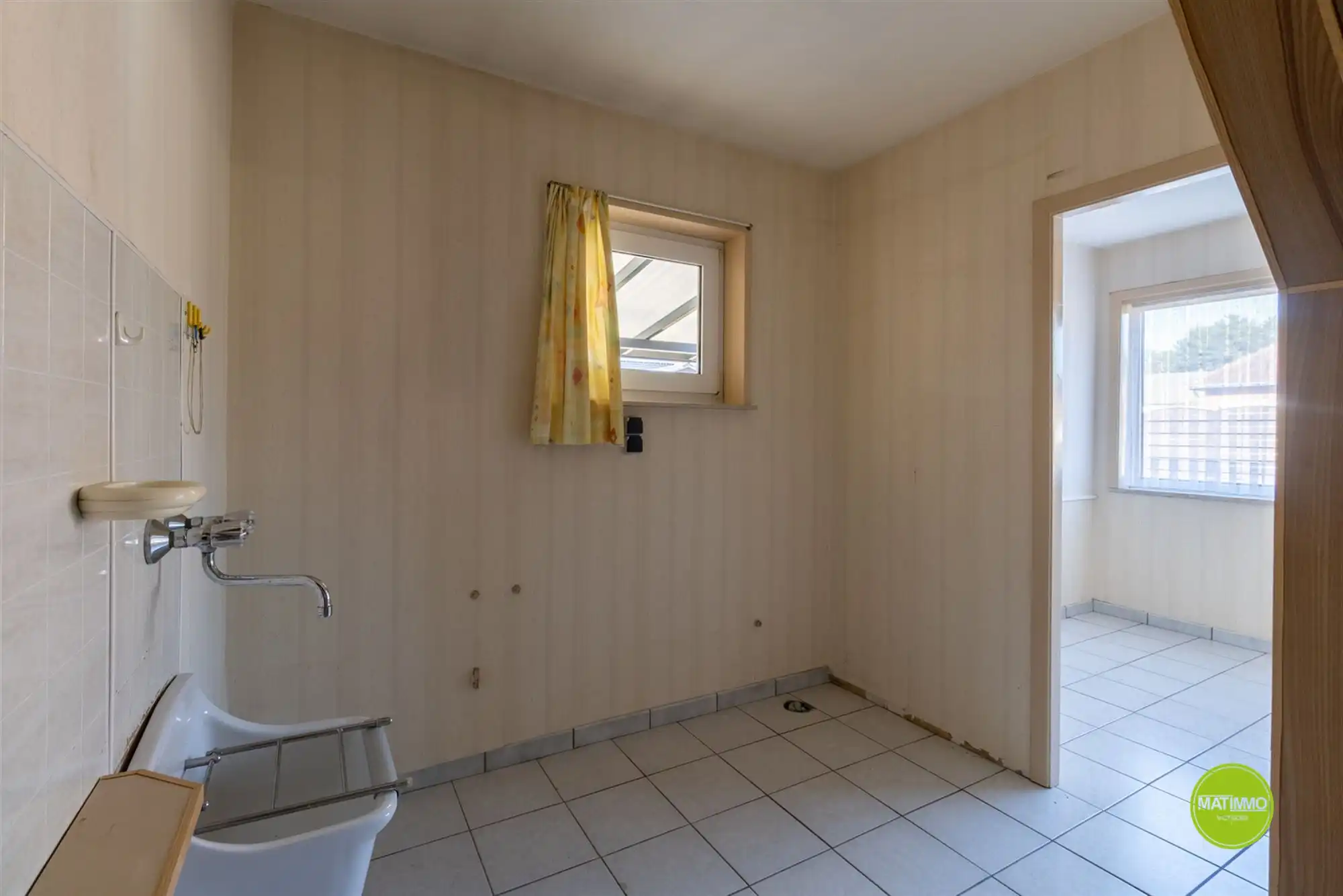 Ruime open bebouwing met 6 slaapkamers op 750 m2 grond foto 16