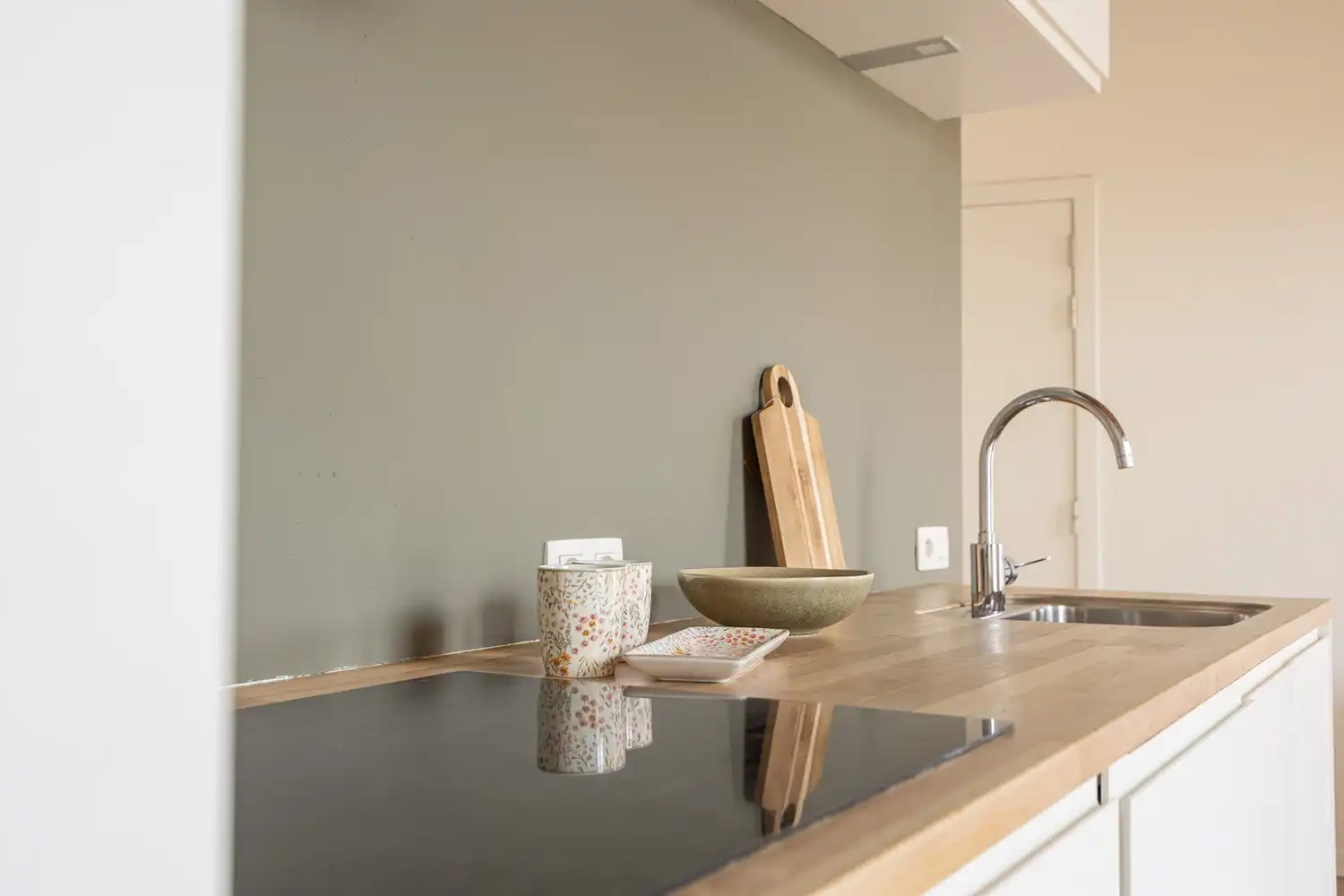 Instapklaar 1-slaapkamer appartement tussen Eilandje en centrum mét terras foto 7