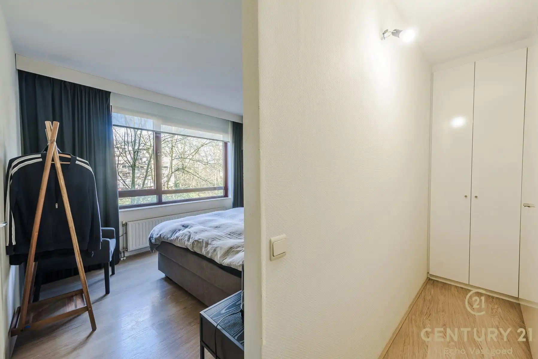 Ruim 2-slaap- 2badkamer appartement met terras en zwembad foto 15