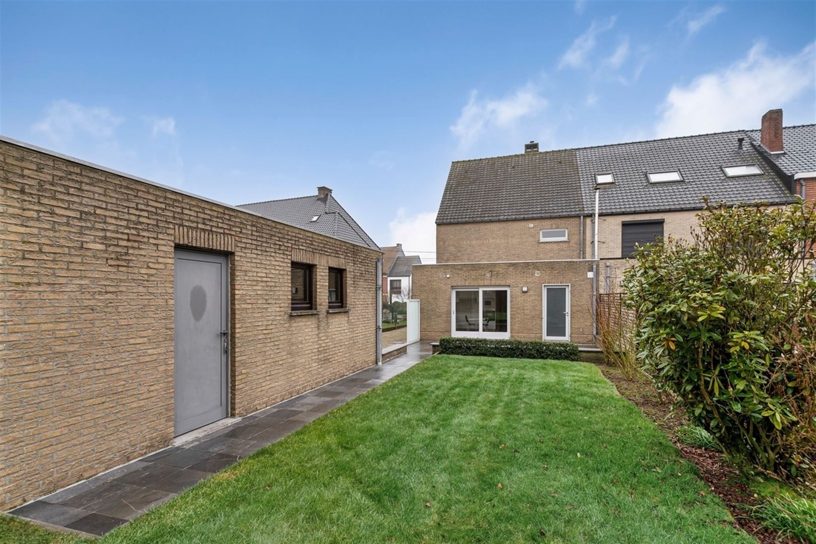 Instapklare woning in deelgemeente Bevere foto 2
