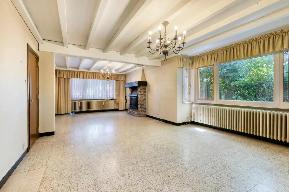 Karaktervolle gezinswoning op 1524m² te koop in Kortrijk! foto 6
