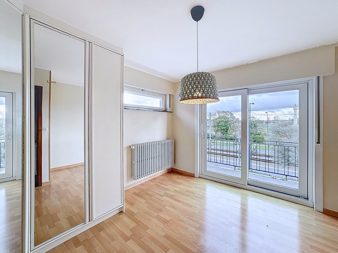 Ruime woning met 3 slaapkamers en garage foto 12