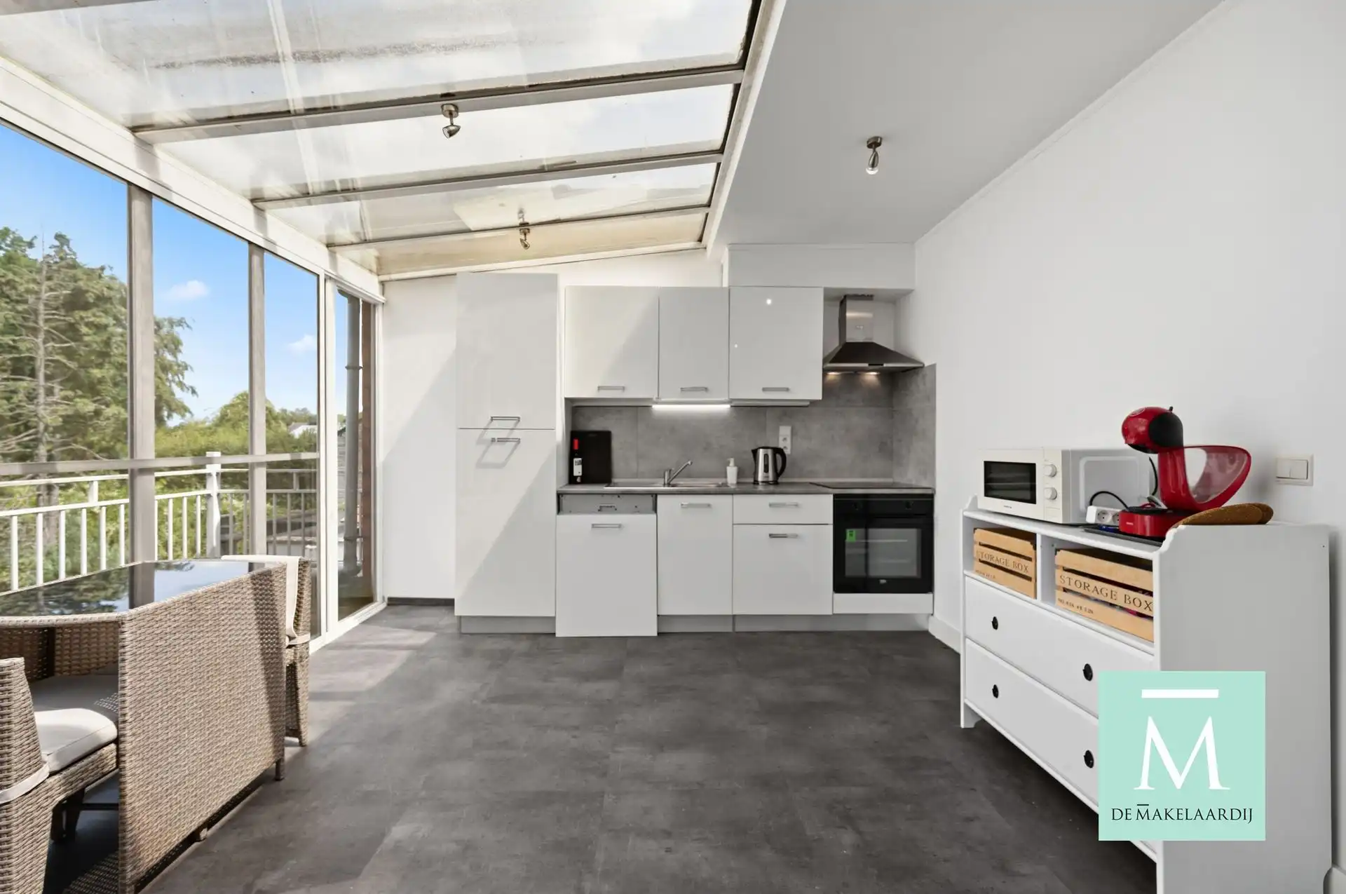 Lichtrijk gemeubeld duplexappartement met terras op toplocatie! foto 7