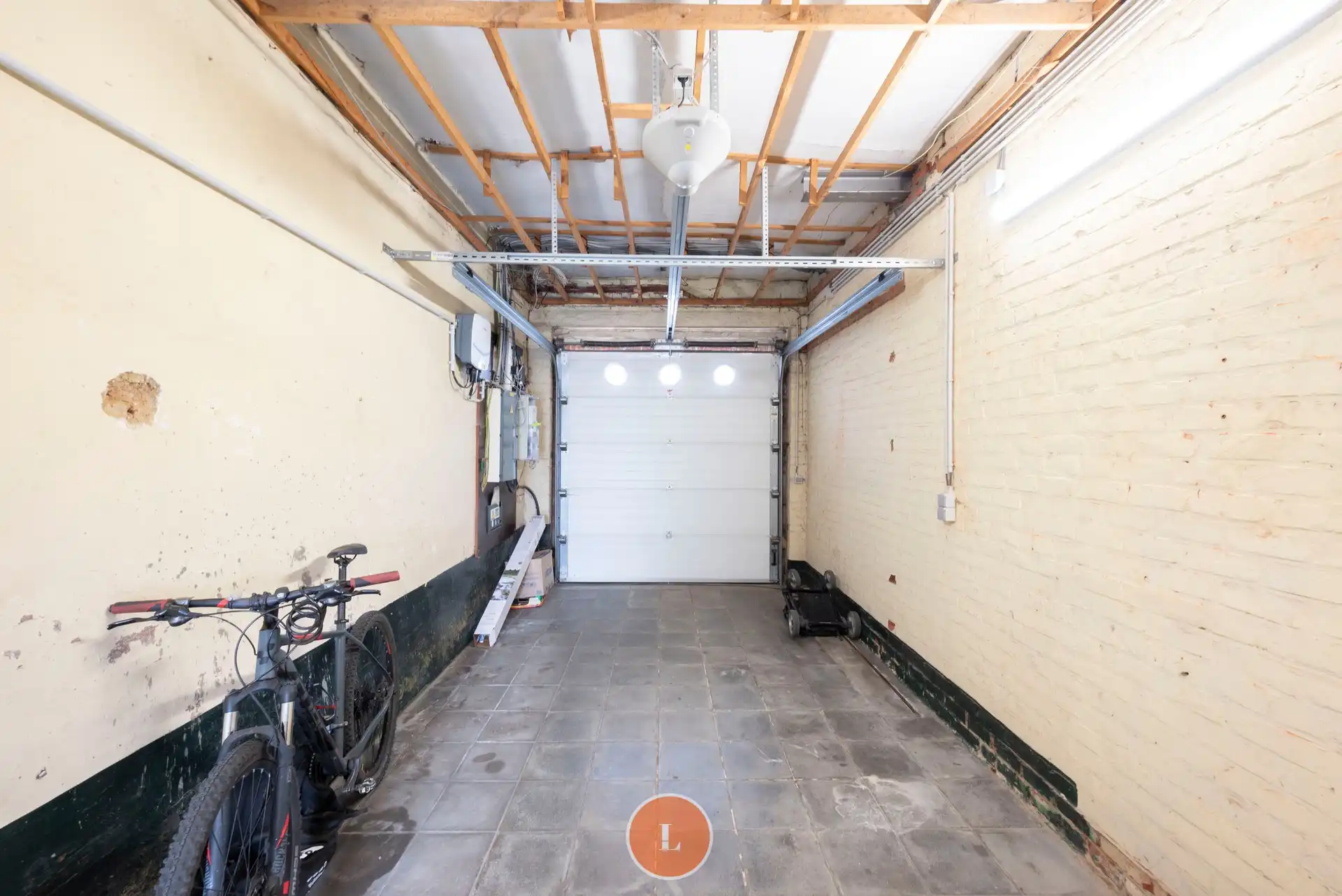 Ruime gezinswoning met grote tuin en garage te koop in Menen. foto 19