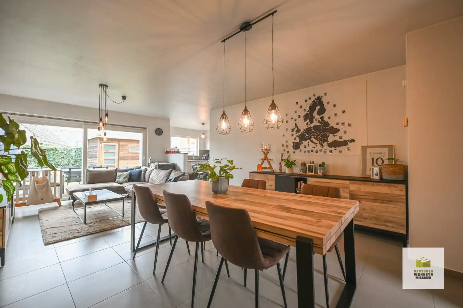 Energiezuinige en instapklare woning op rustige ligging in doodlopende straat te centrum Roeselare foto 3