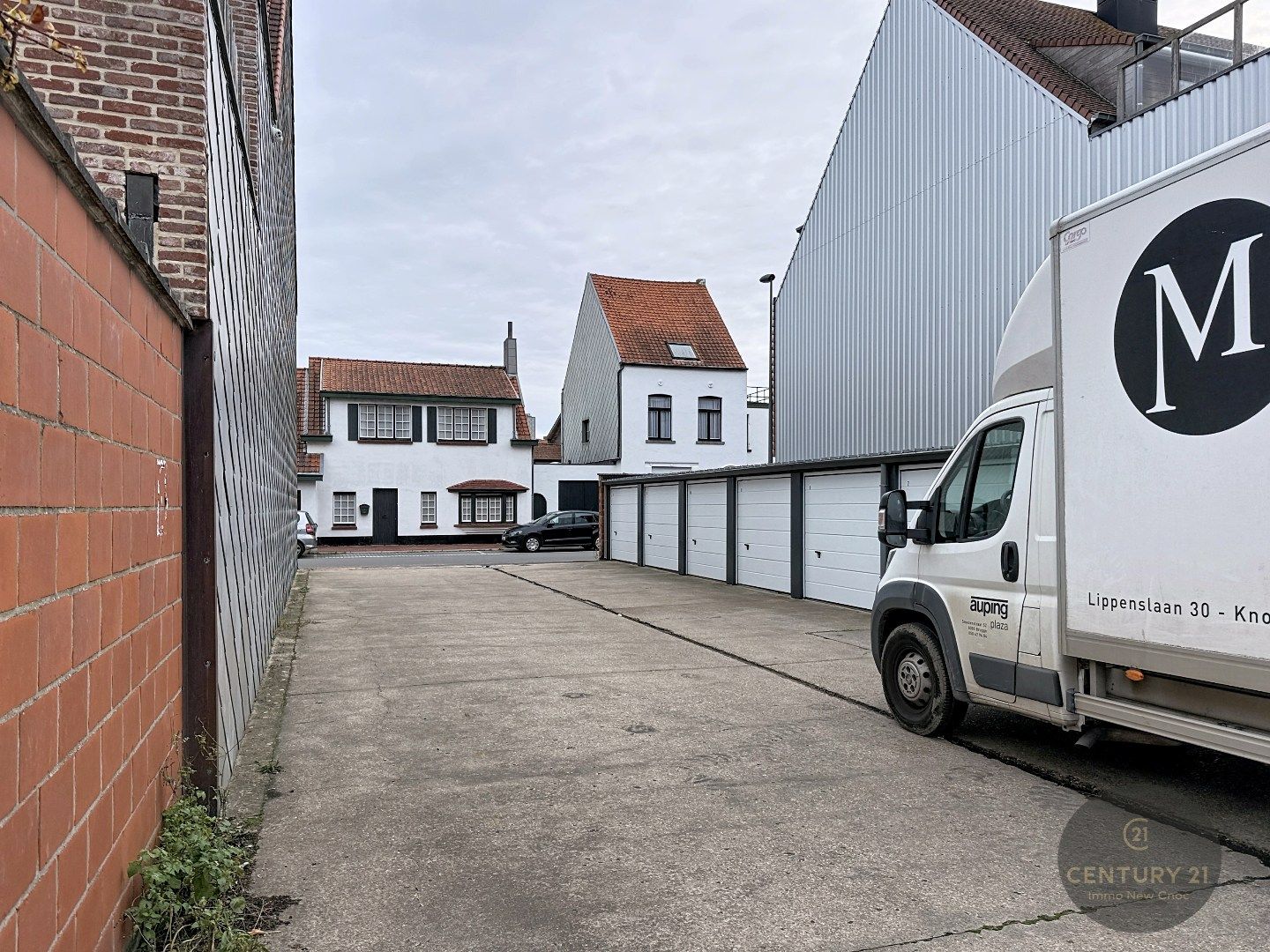 Studio met garagebox foto 12