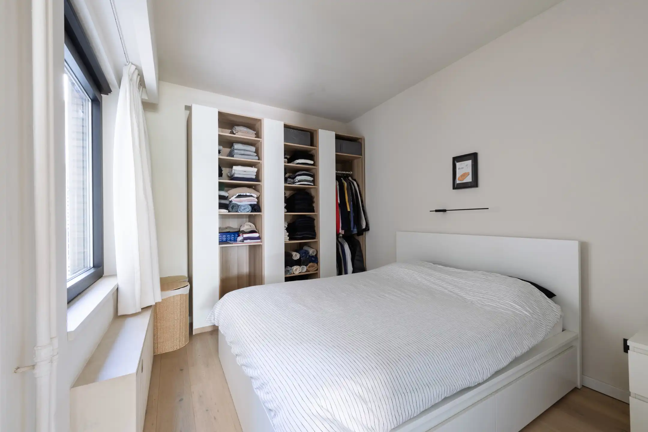 ANTWERPEN - Trendy appartement met zicht op het Theaterplein foto 8