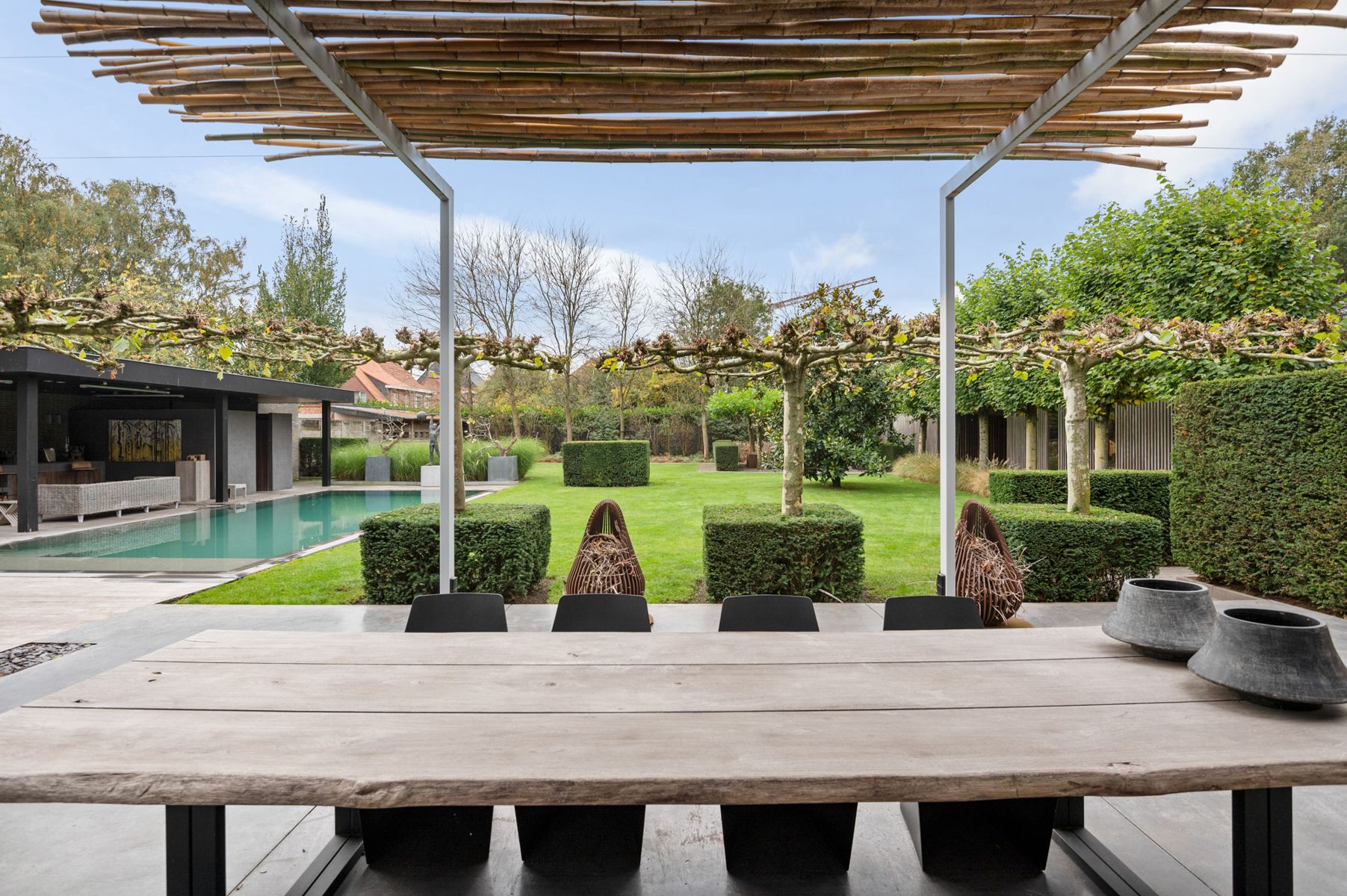 High-end afgewerkte praktijkvilla in het centrum foto 30