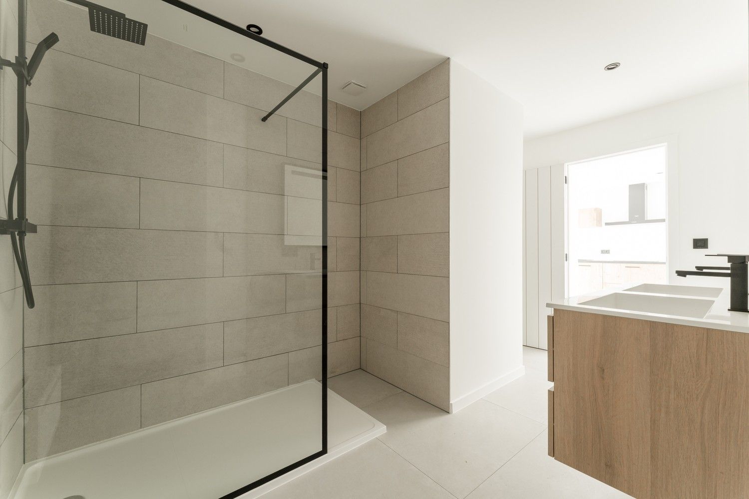Prachtig 2 slaapkamer appartement met een fantastisch uitzicht! foto 13