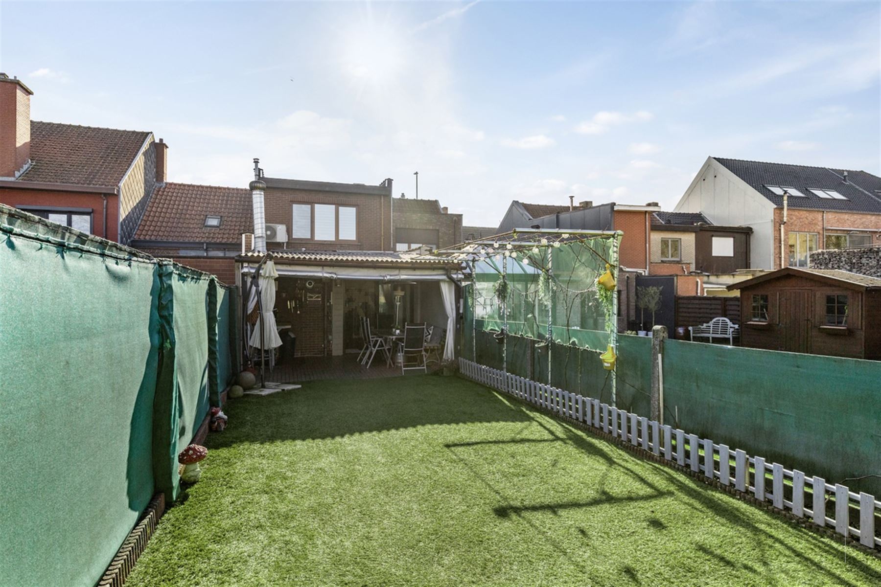 Eengezinswoning met 3 slaapkamers en tuin foto 9