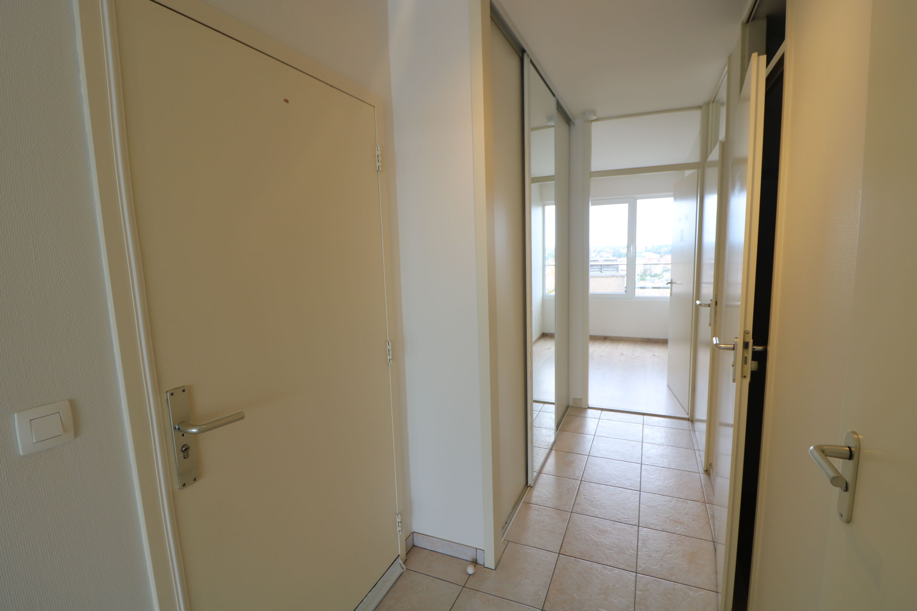 Lichtrijk 2-slaapkamerappartement met frontaal zeezicht  foto 5