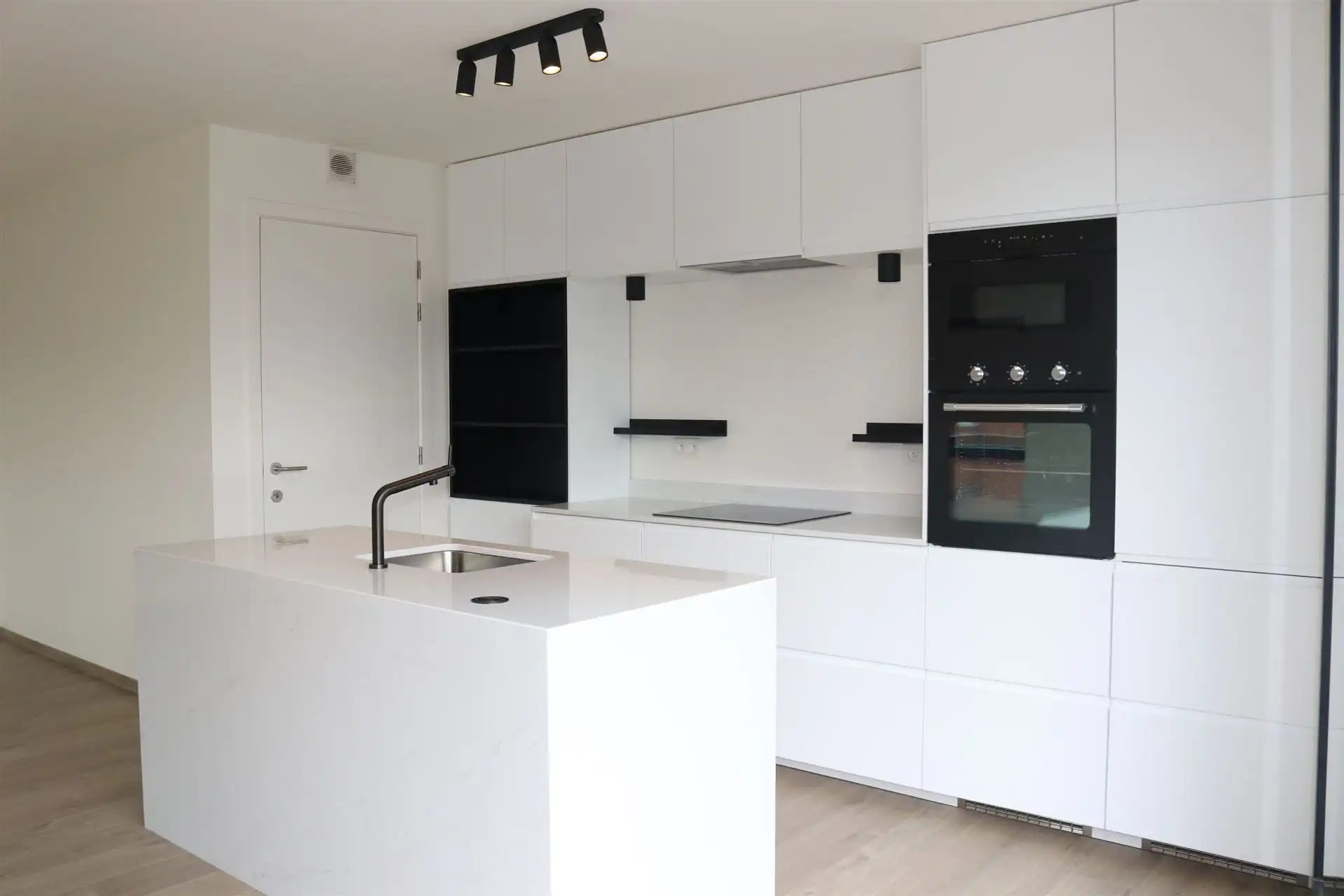 Appartement met 1 slaapkamer en groot terras foto 11