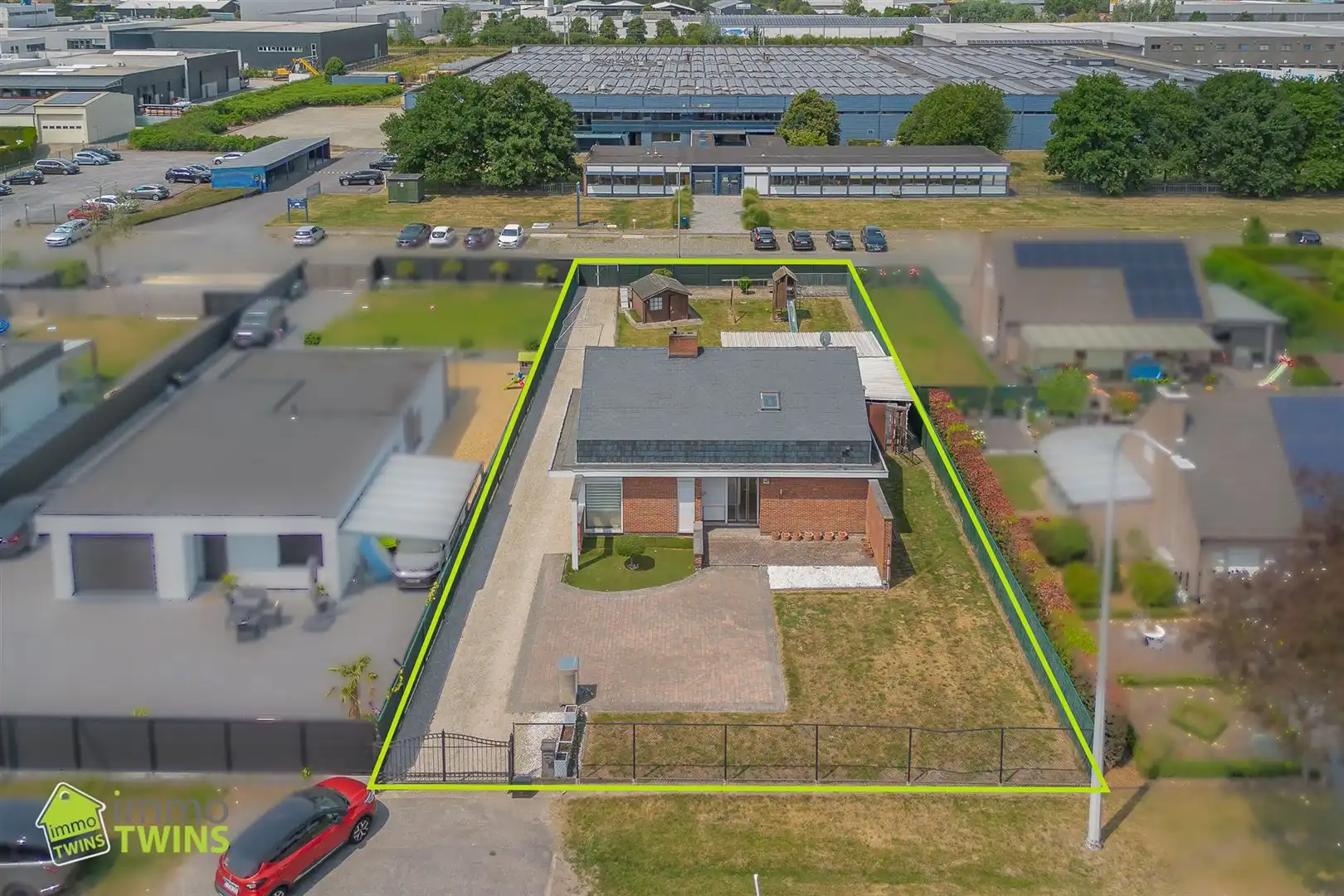 Hoofdfoto van de publicatie: OB met 4 slpks en dubbele uitweg op 980m2 in Lokeren