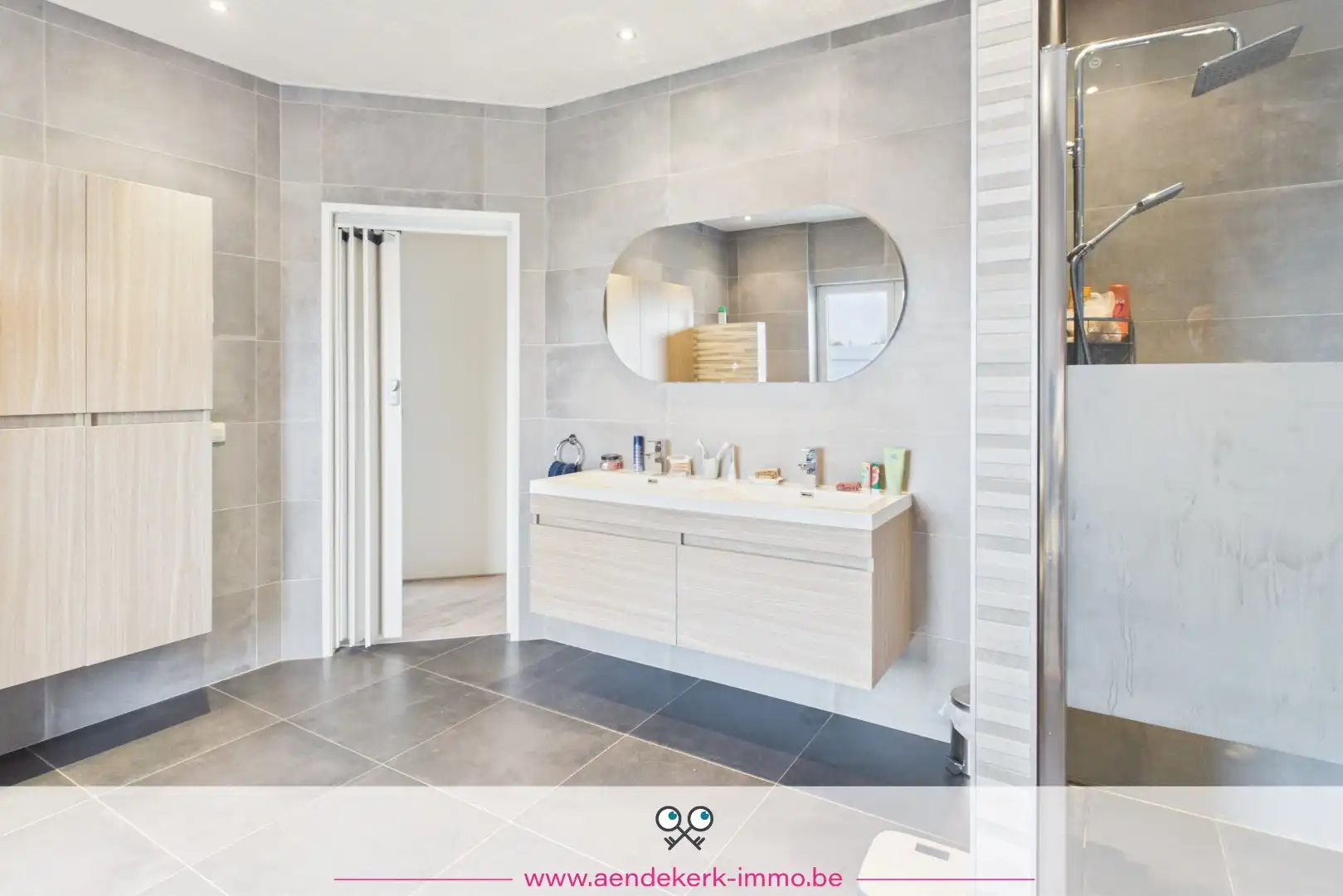 Ruime gezinswoning met 6 slaapkamers en tuin met zwembad in Kessenich foto 30