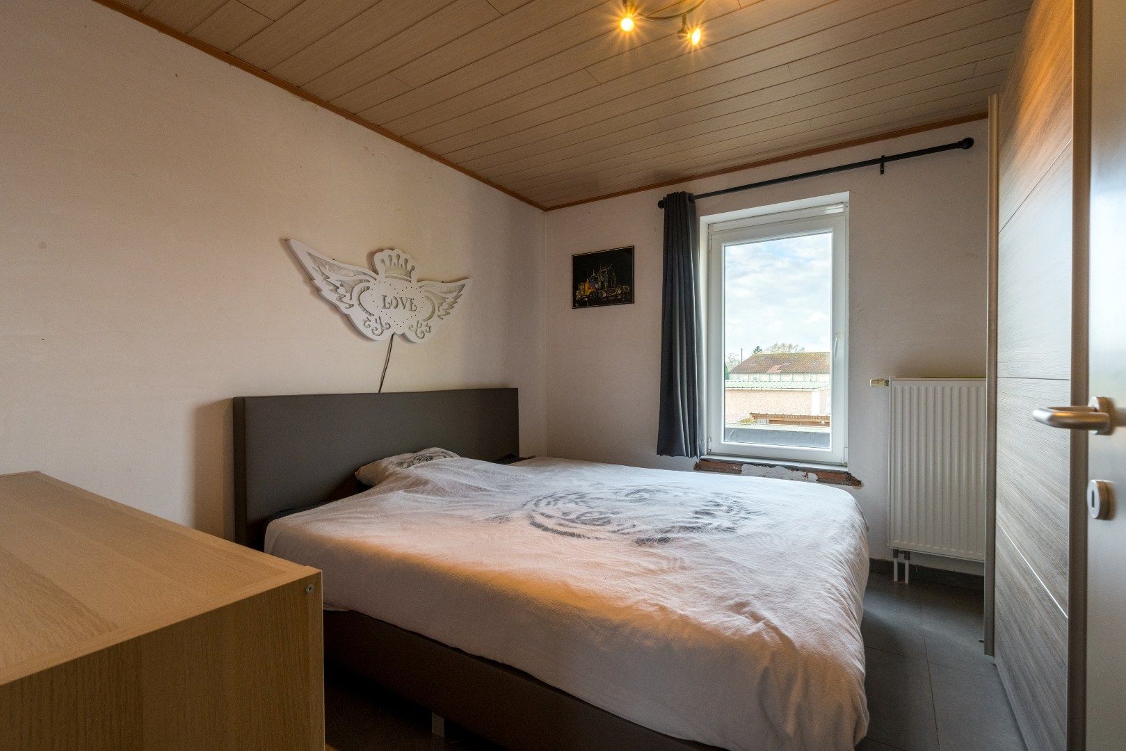 Moderne halfopen bebouwing met garage en tuin foto 7