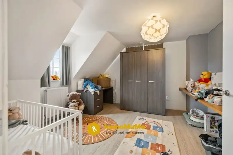 LANDELIJKE WONING MET ENORM RUIME TUIN TE KOOP IN WACHTEBEKE foto 11