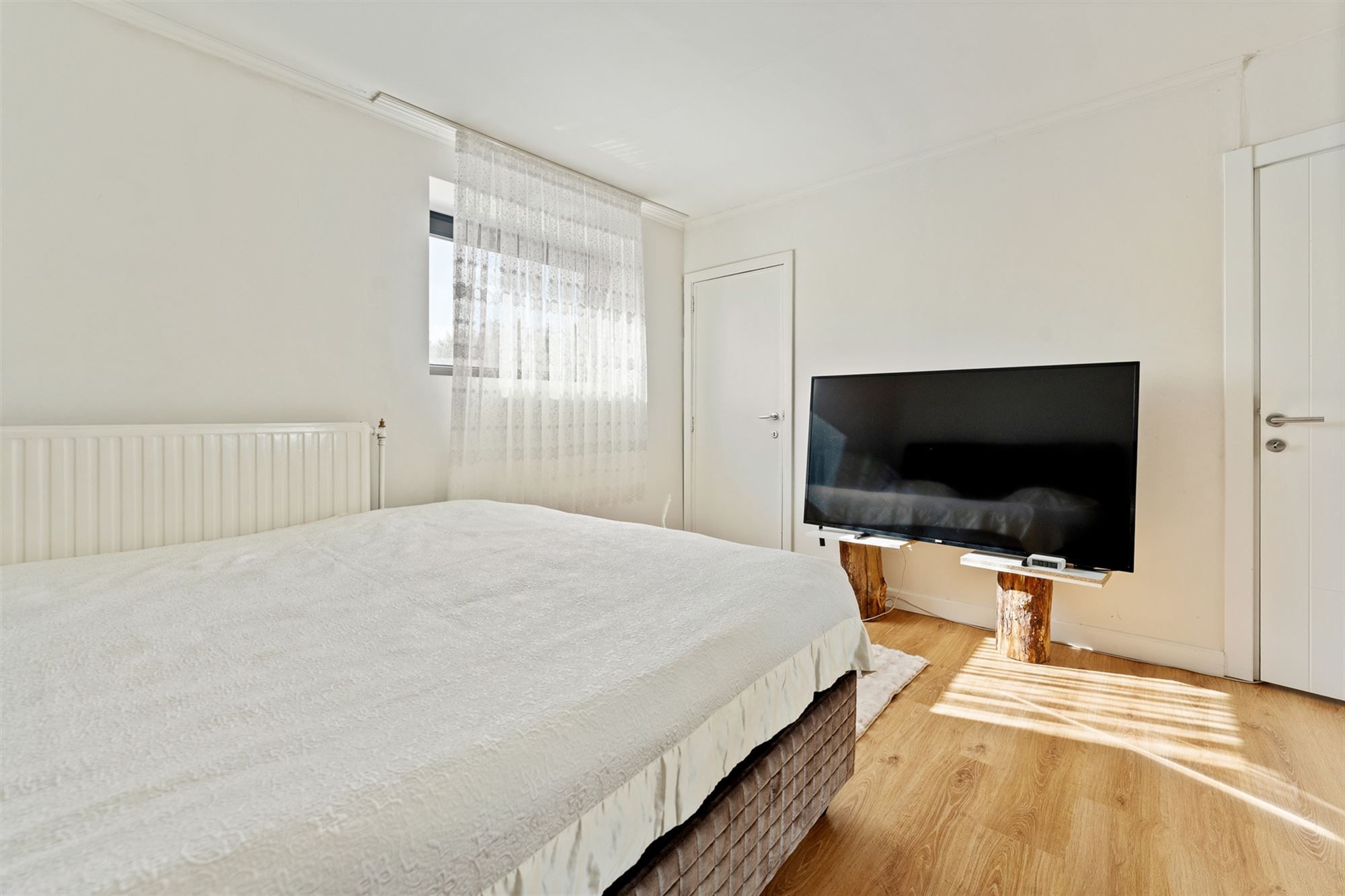 KNAPPE WONING (198M²) MET 3 SLAAPKAMERS + RUIME ZOLDER TE BEVERLO foto 12