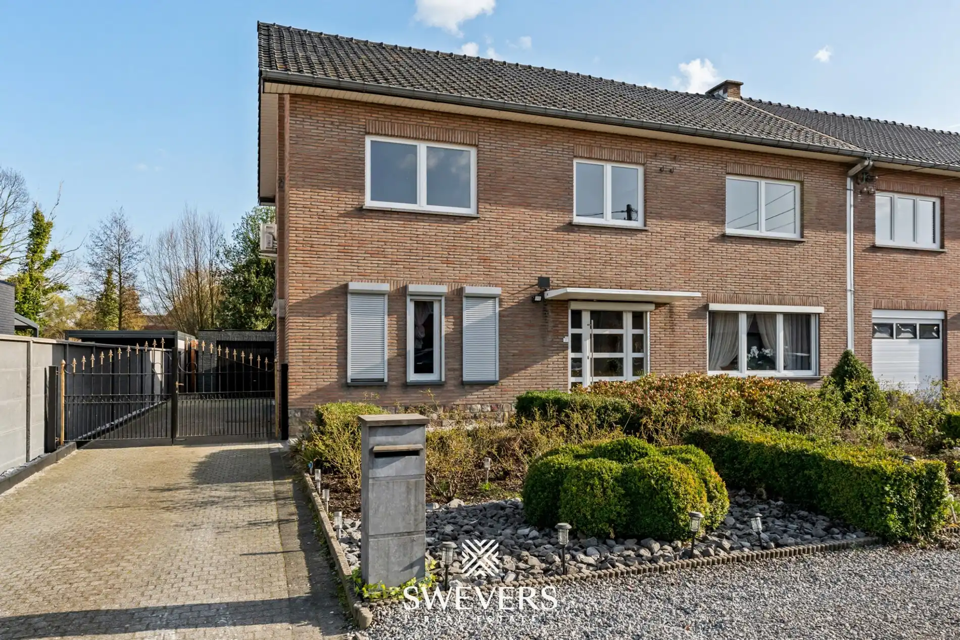 Instapklare, energiezuinige gezinswoning met 5 slaapkamers in rustige buurt van Alken foto {{pictureIndex}}