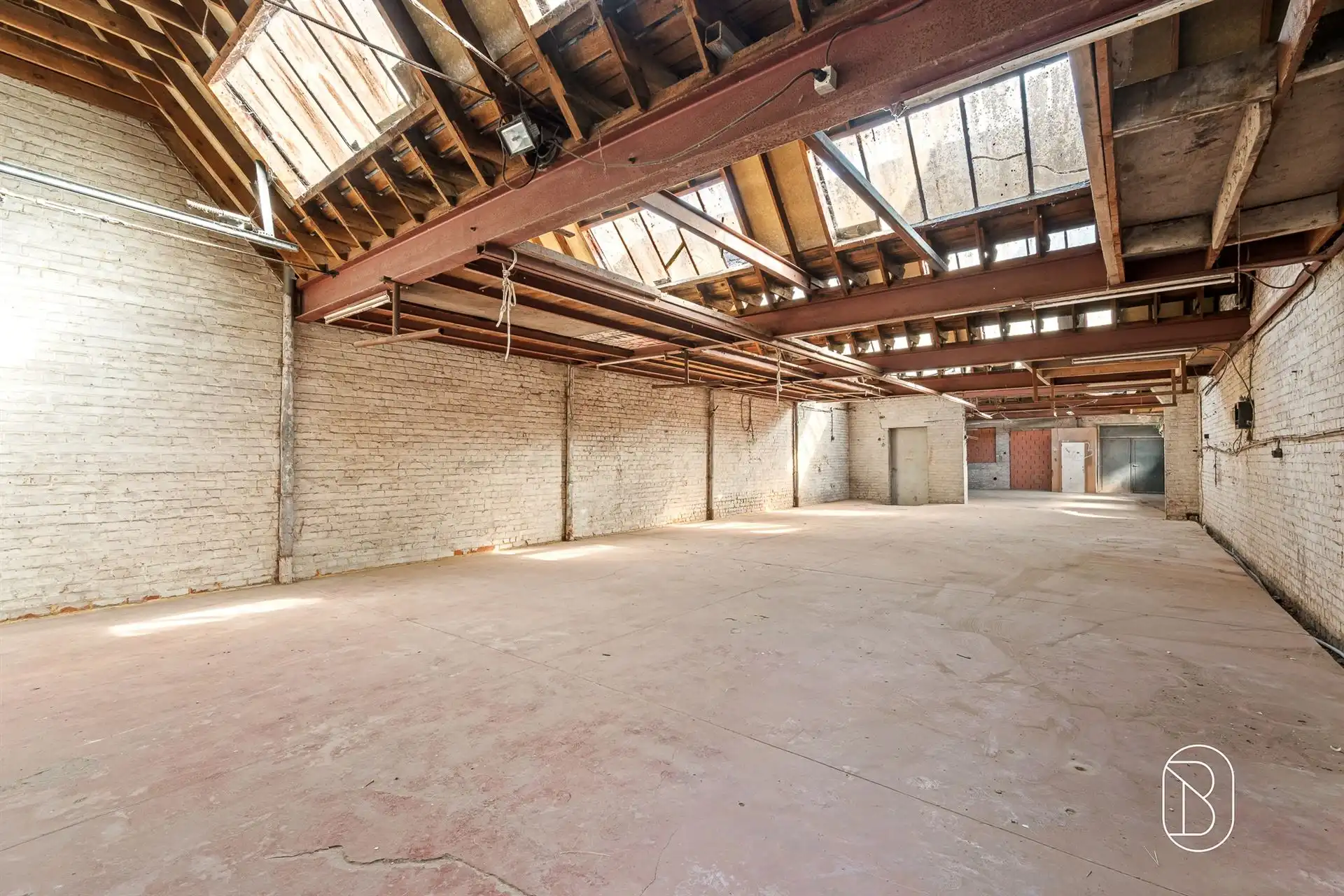 Goed gelegen loods van 283 m² te Avelgem! foto 3