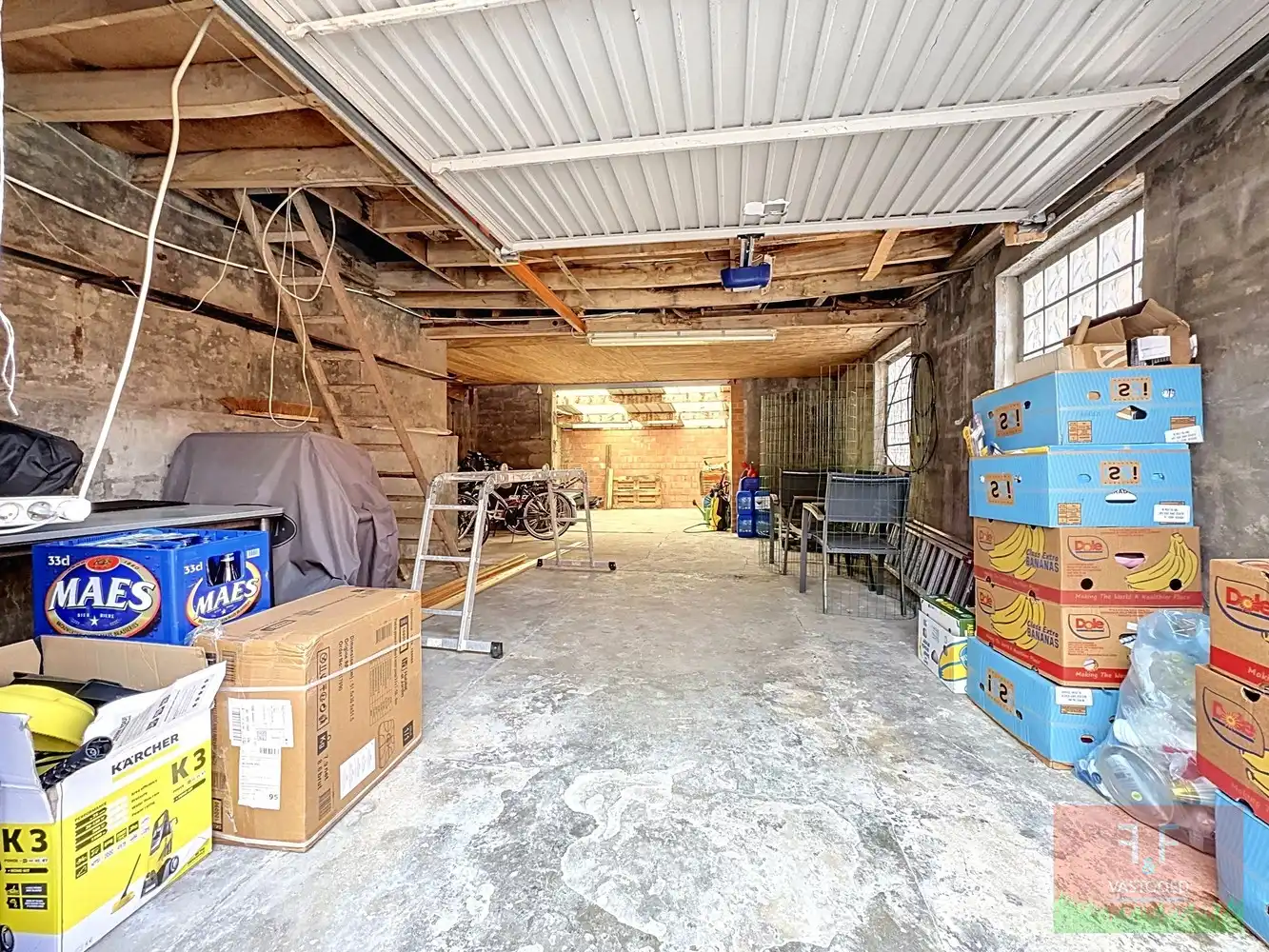 Halfopen bebouwing met 5 slaapkamers, ruime garage en grote tuin te Bavegem foto 26