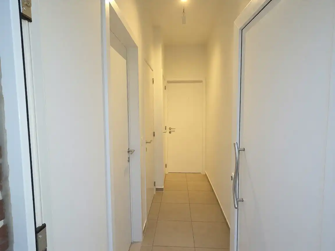 Gerenoveerde woning met tuin en parkeerplaats - 1 slaapkamer.  foto 7