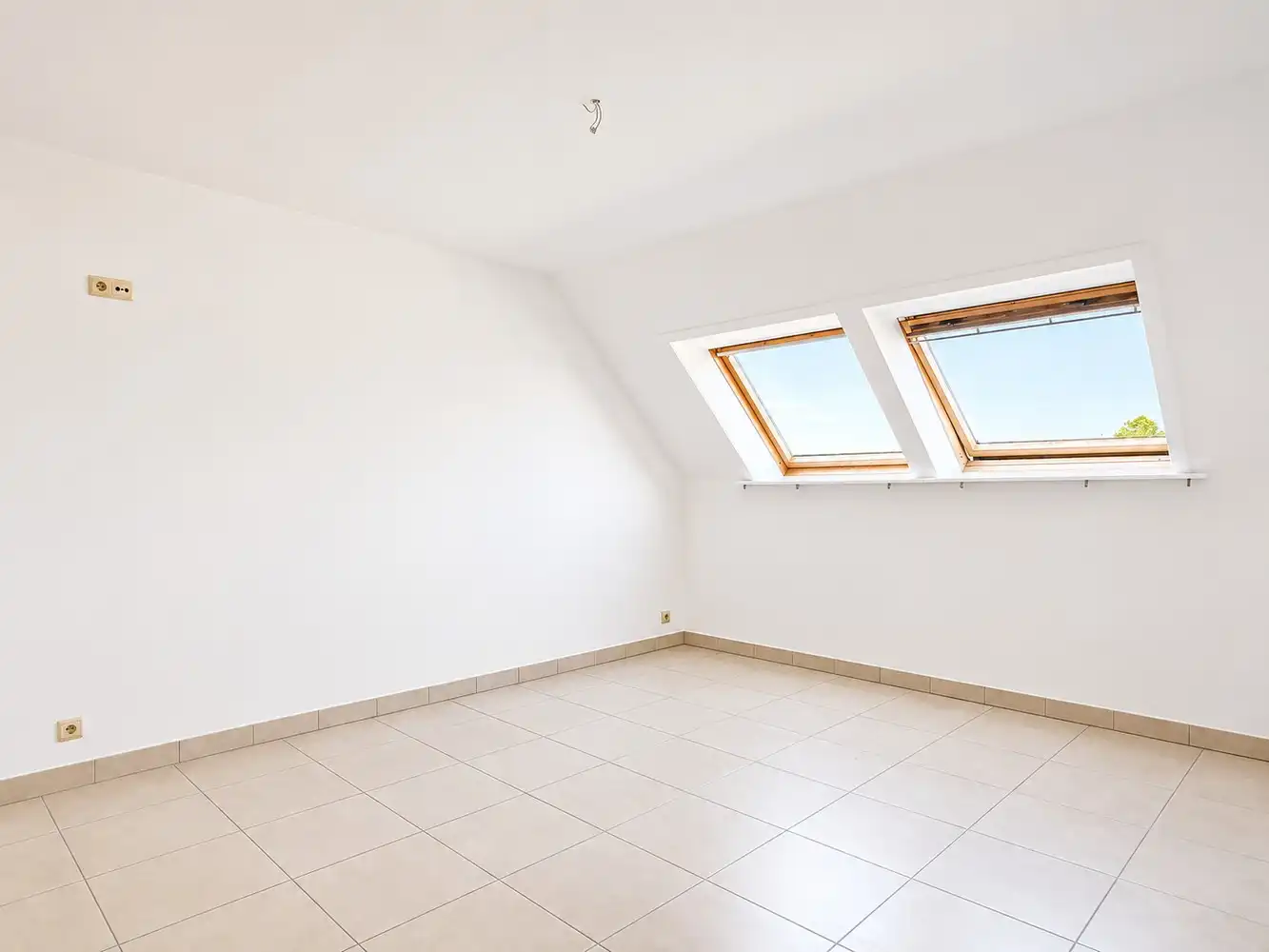 Instapklaar en zonnig twee slaapkamer appartement in het centrum van Eke foto 6