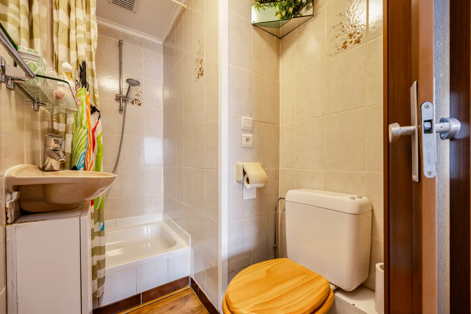 WONING MET 9 KAMERS en 9 BADKAMERS foto 33