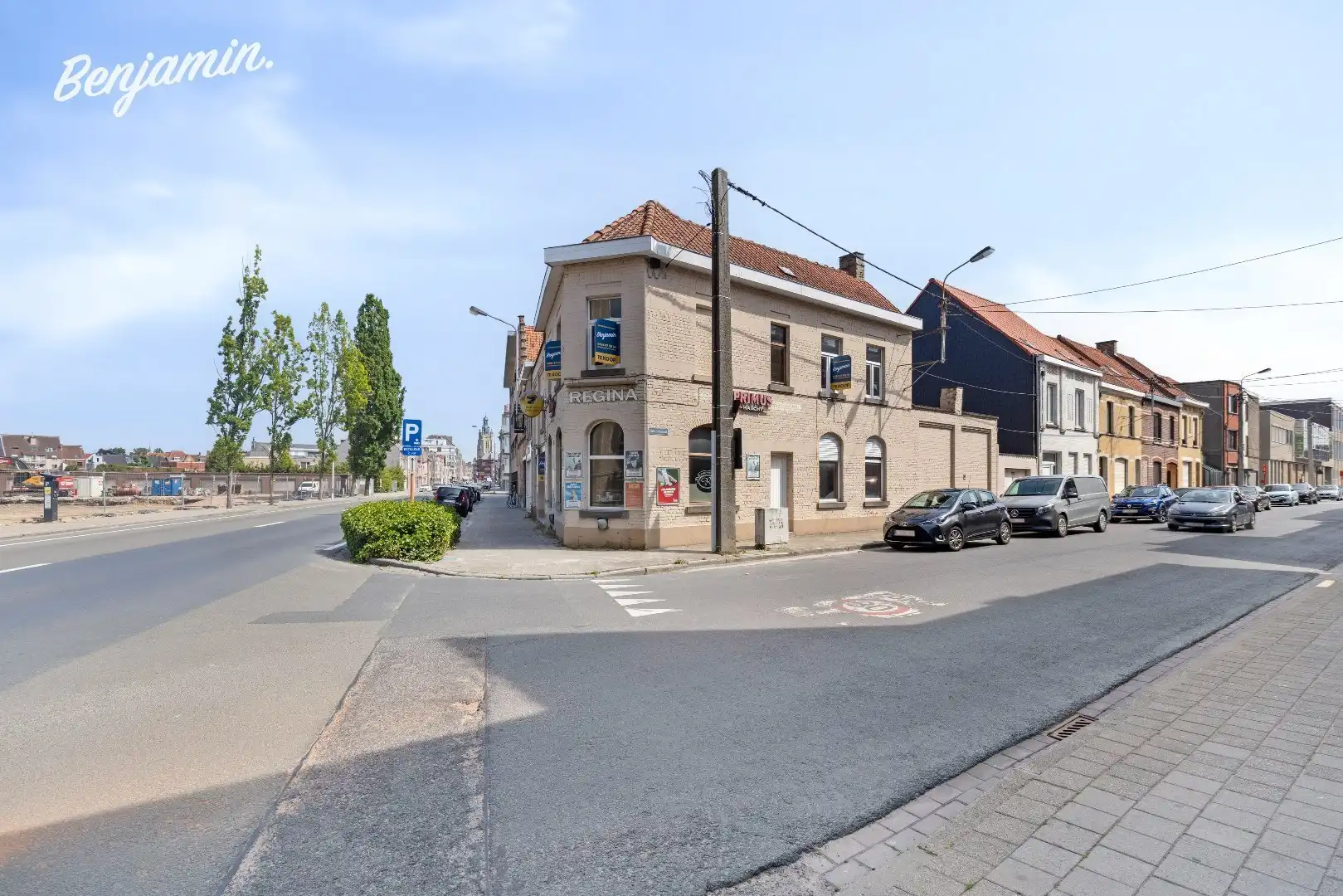 Hoekpand/horecazaak met woonst op een topligging in Roeselare-centrum foto {{pictureIndex}}