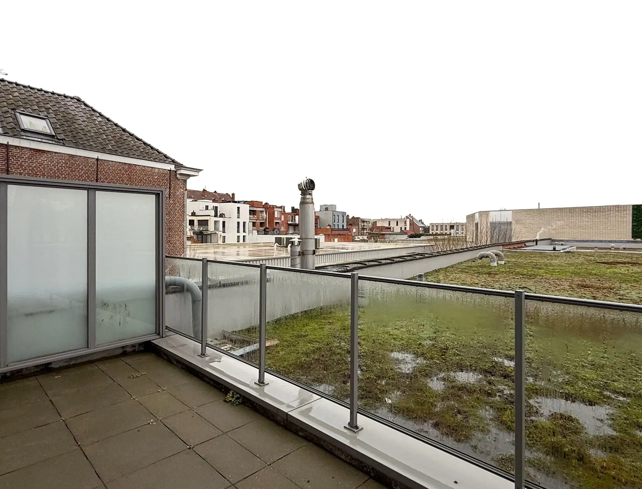 Appartement met zicht op de Grote Markt  met 1 slaapkamer, 2 terrassen en autostaanplaats foto 16