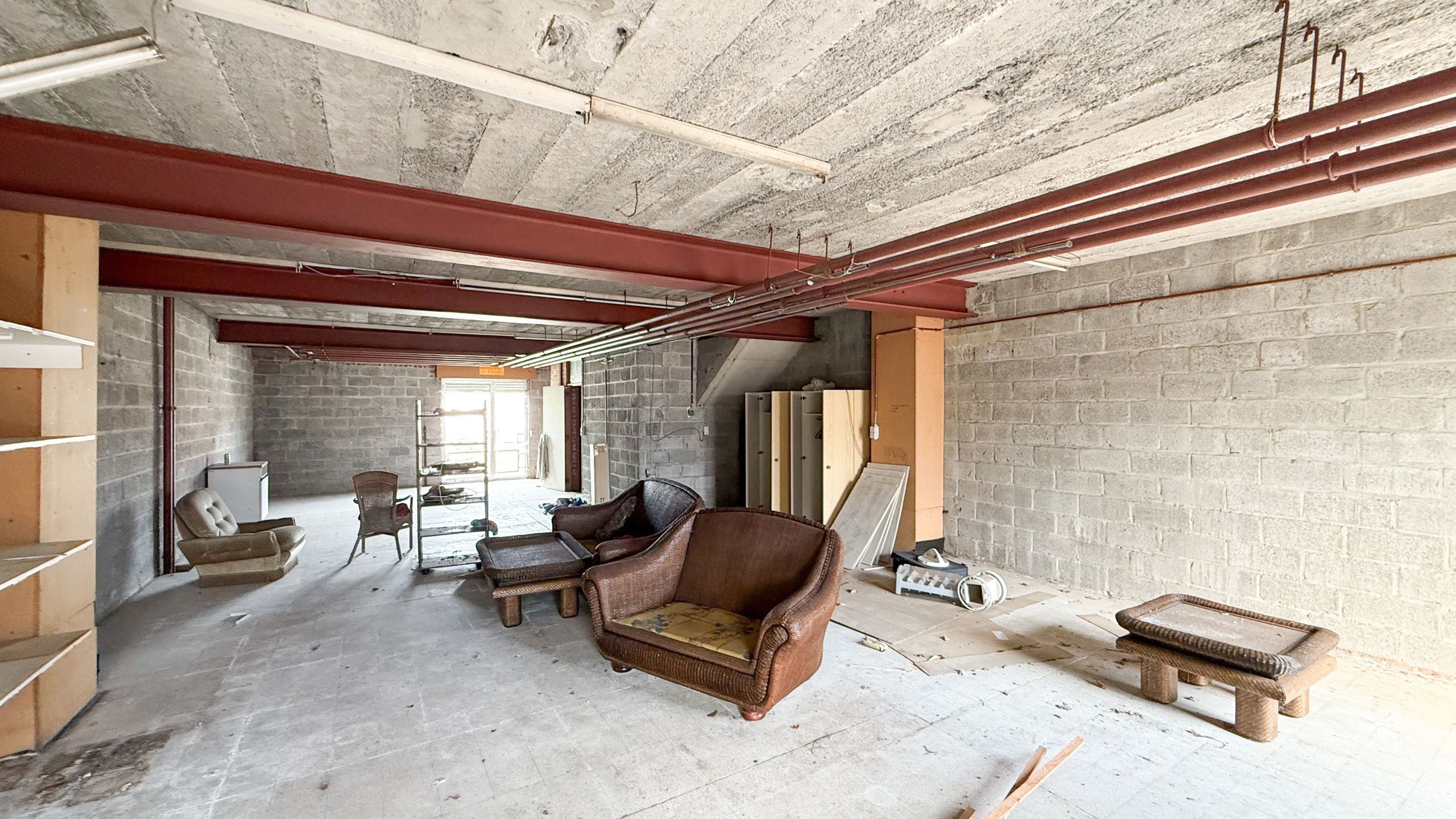 Ruime loods van maar liefst 360 m² gelegen te Heusden! foto 19