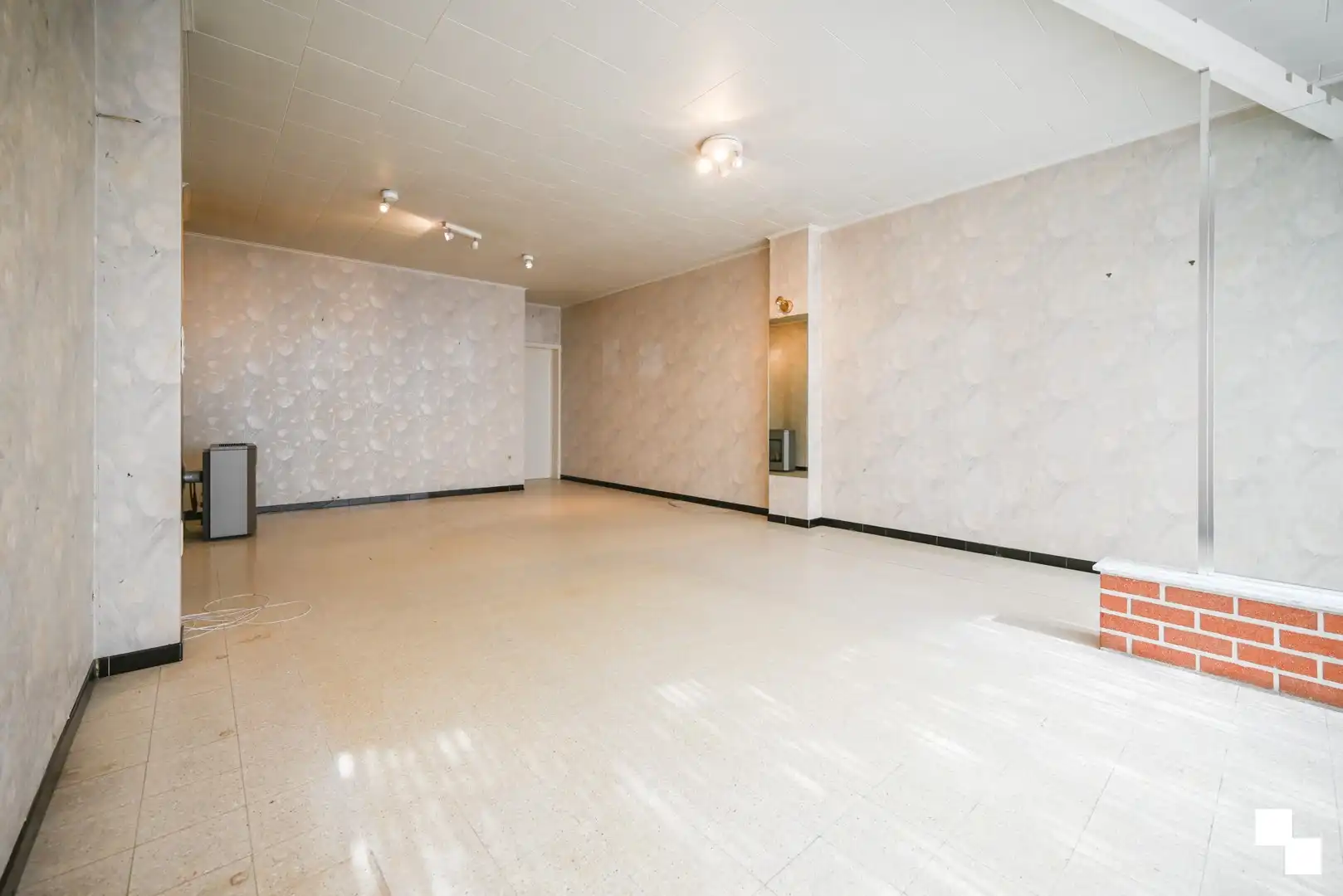Centraal gelegen woonst met drie slaapkamers te Izegem foto 5