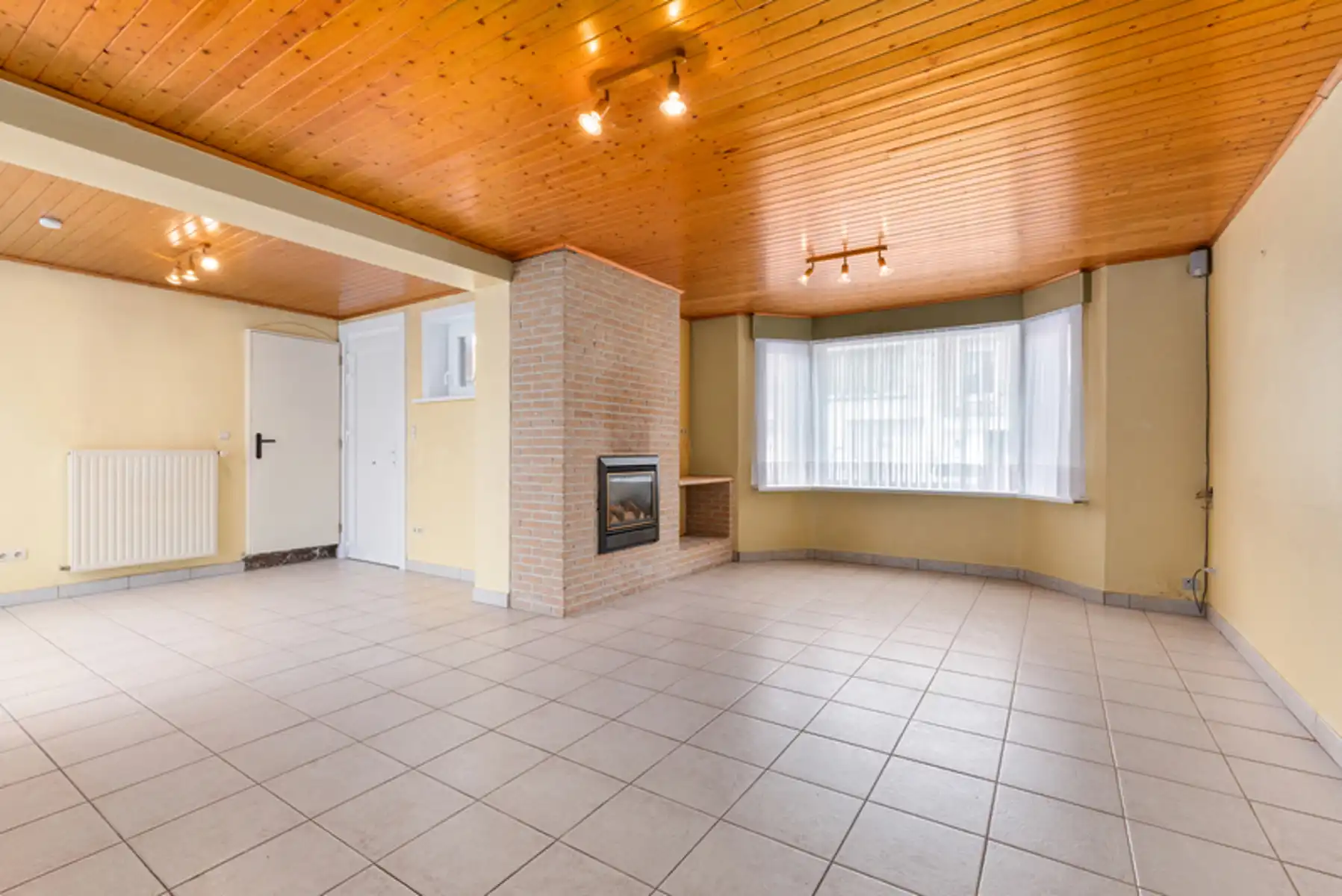 Gezinswoning met tuin op rustige ligging in Roeselare foto 3