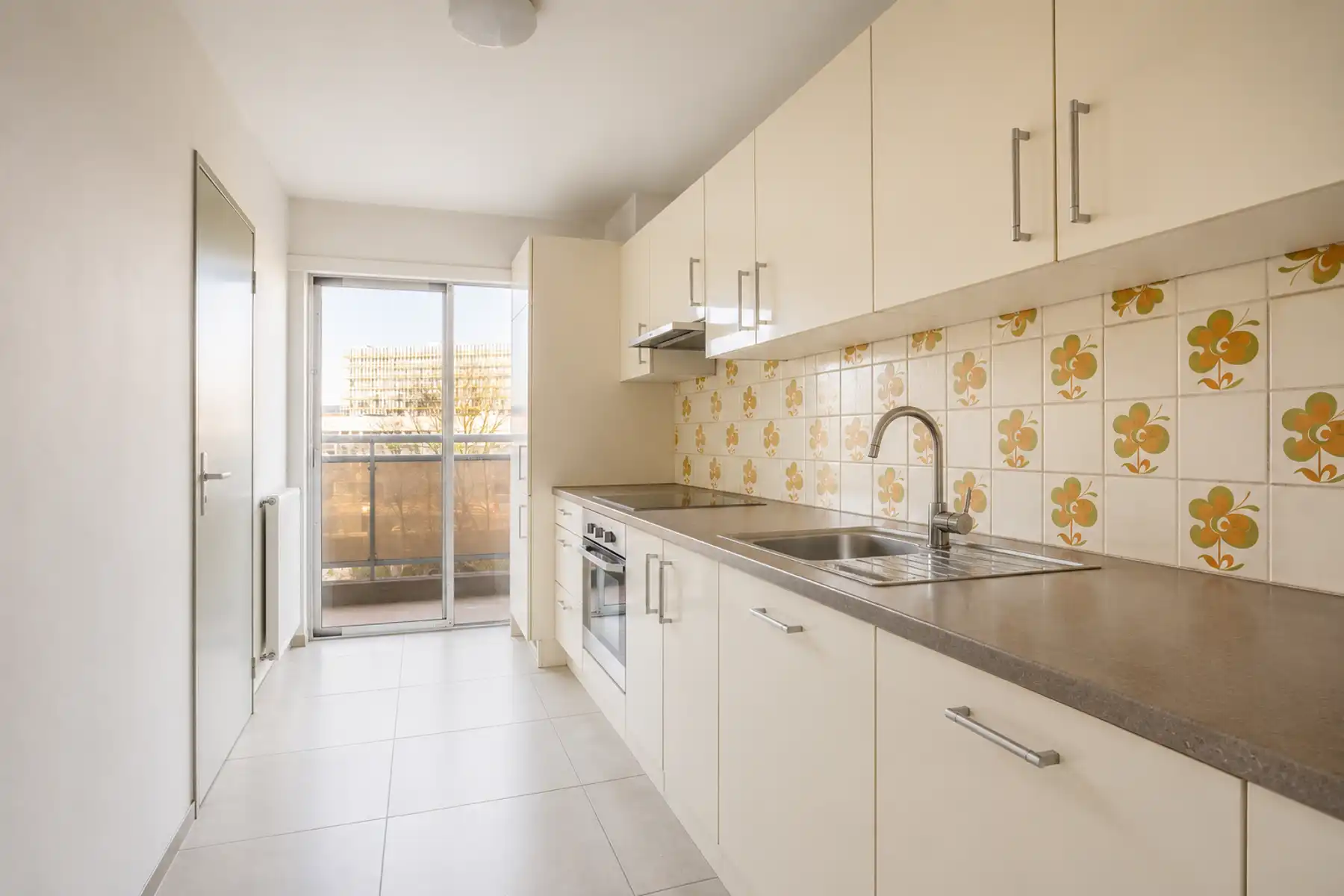 Ruim 3-slaapkamerappartement met terras foto 3