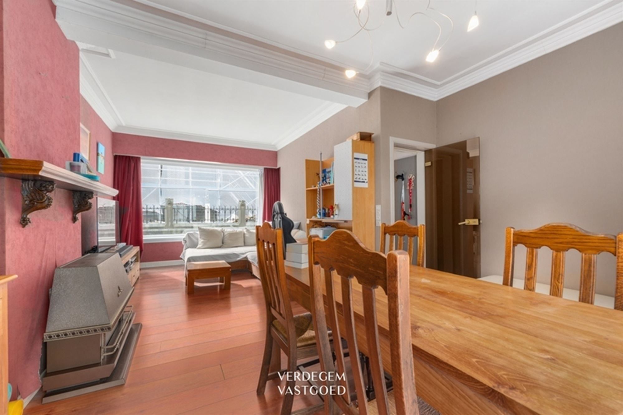 Wonen onder de kerktoren: woning met 3 slaapkamers en buitenruimte foto 4